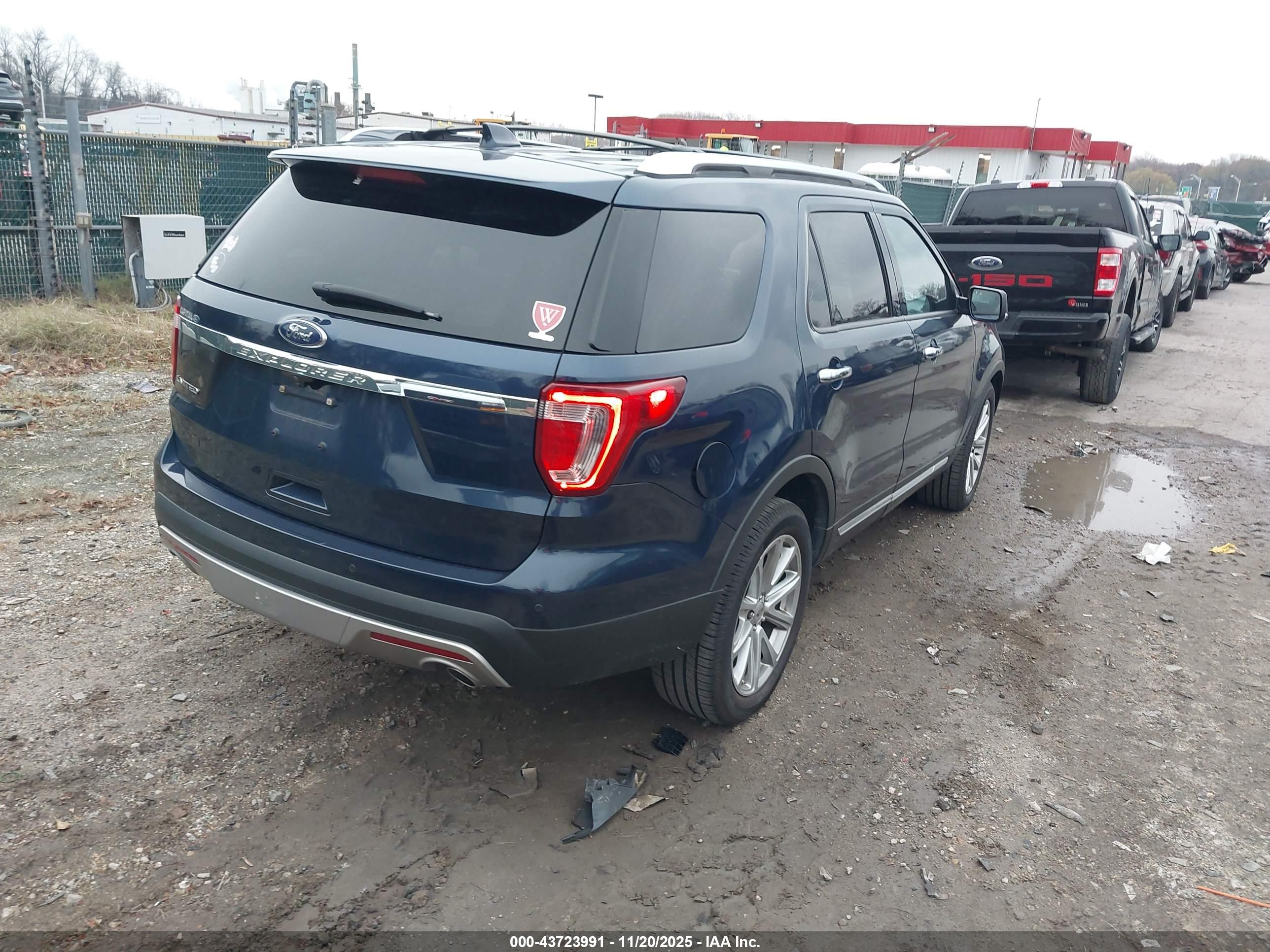 FORD EXPLORER image 4