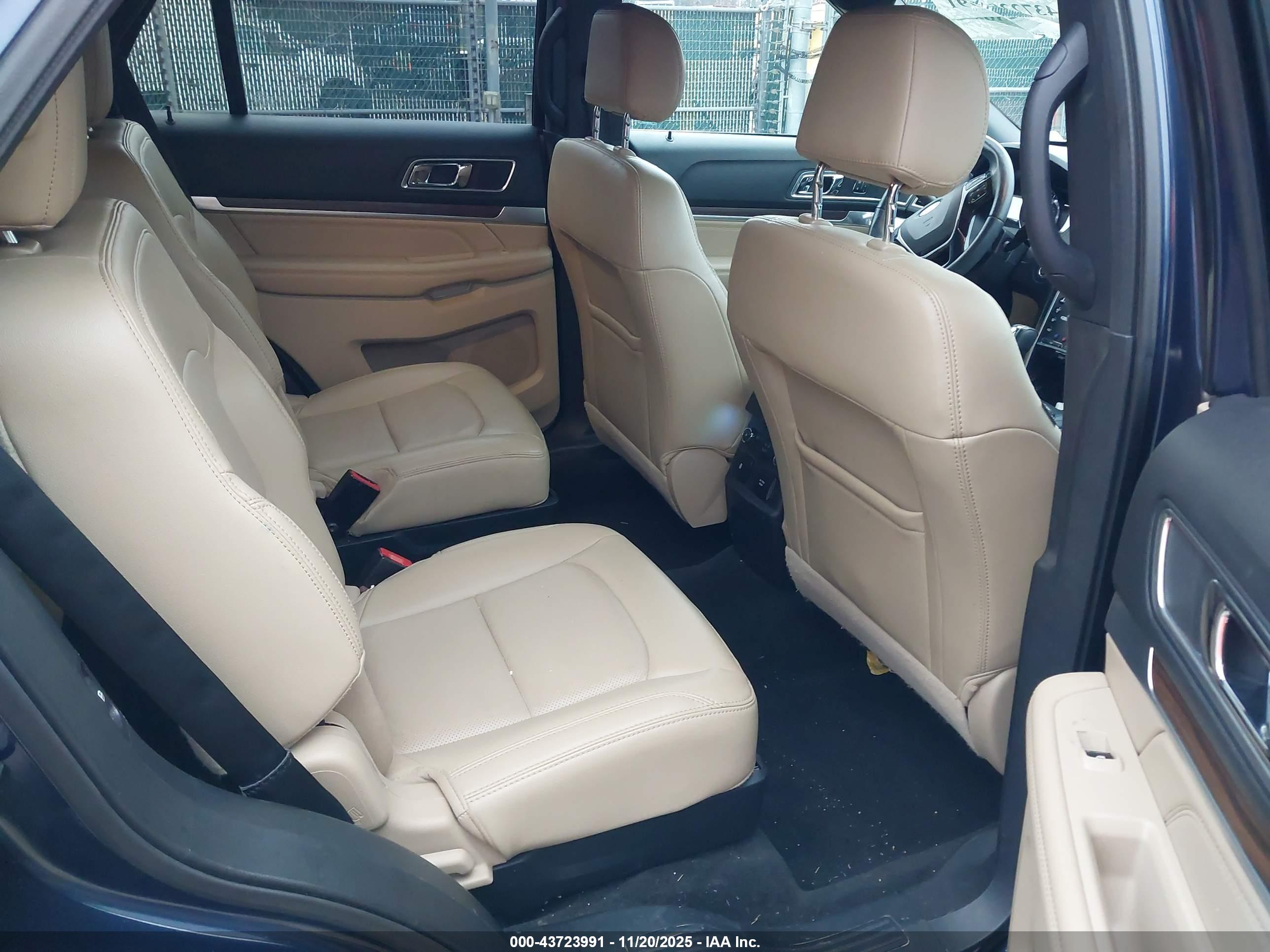 FORD EXPLORER image 8