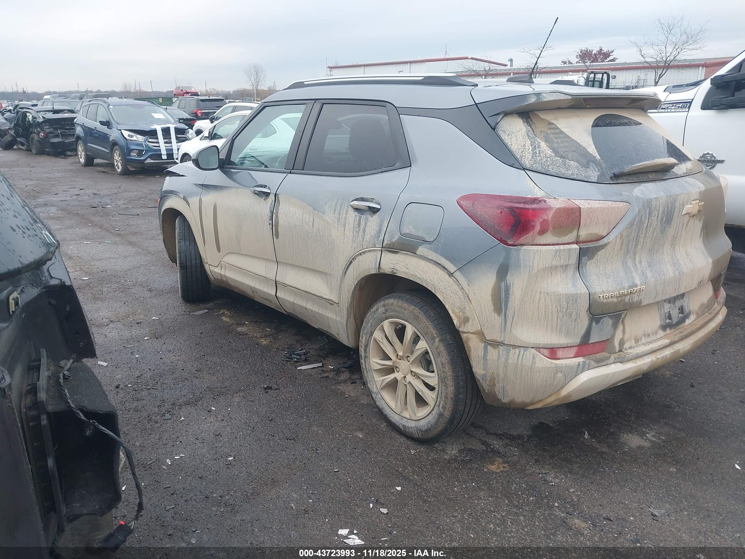 CHEVROLET TRAILBLAZER image 3