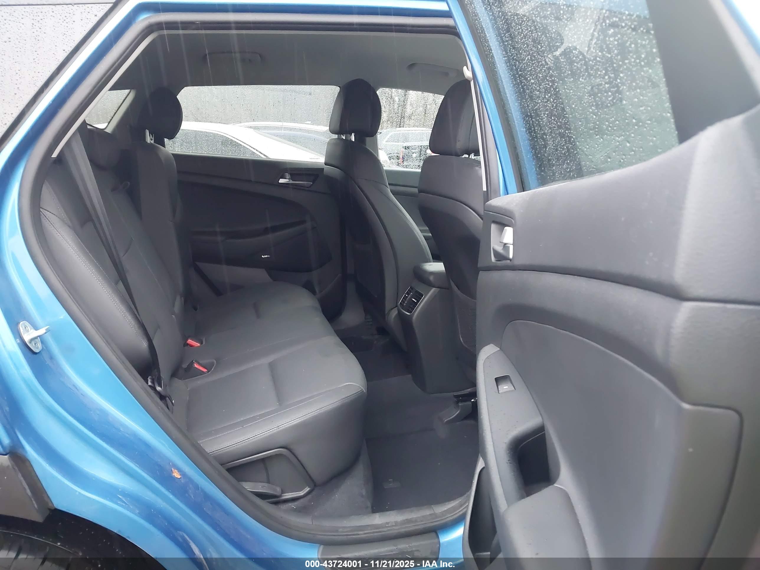 HYUNDAI TUCSON image 8