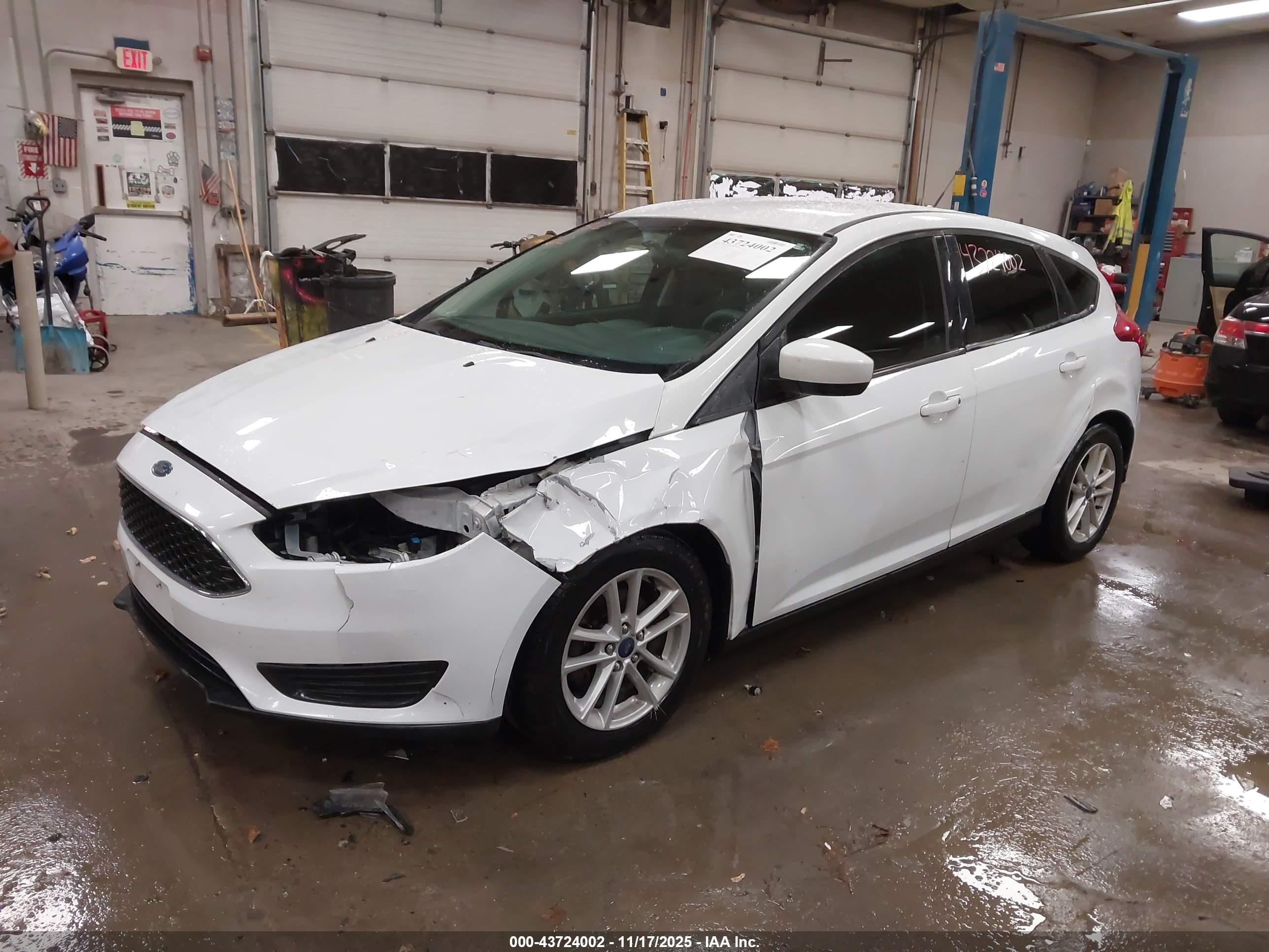 FORD FOCUS image 2
