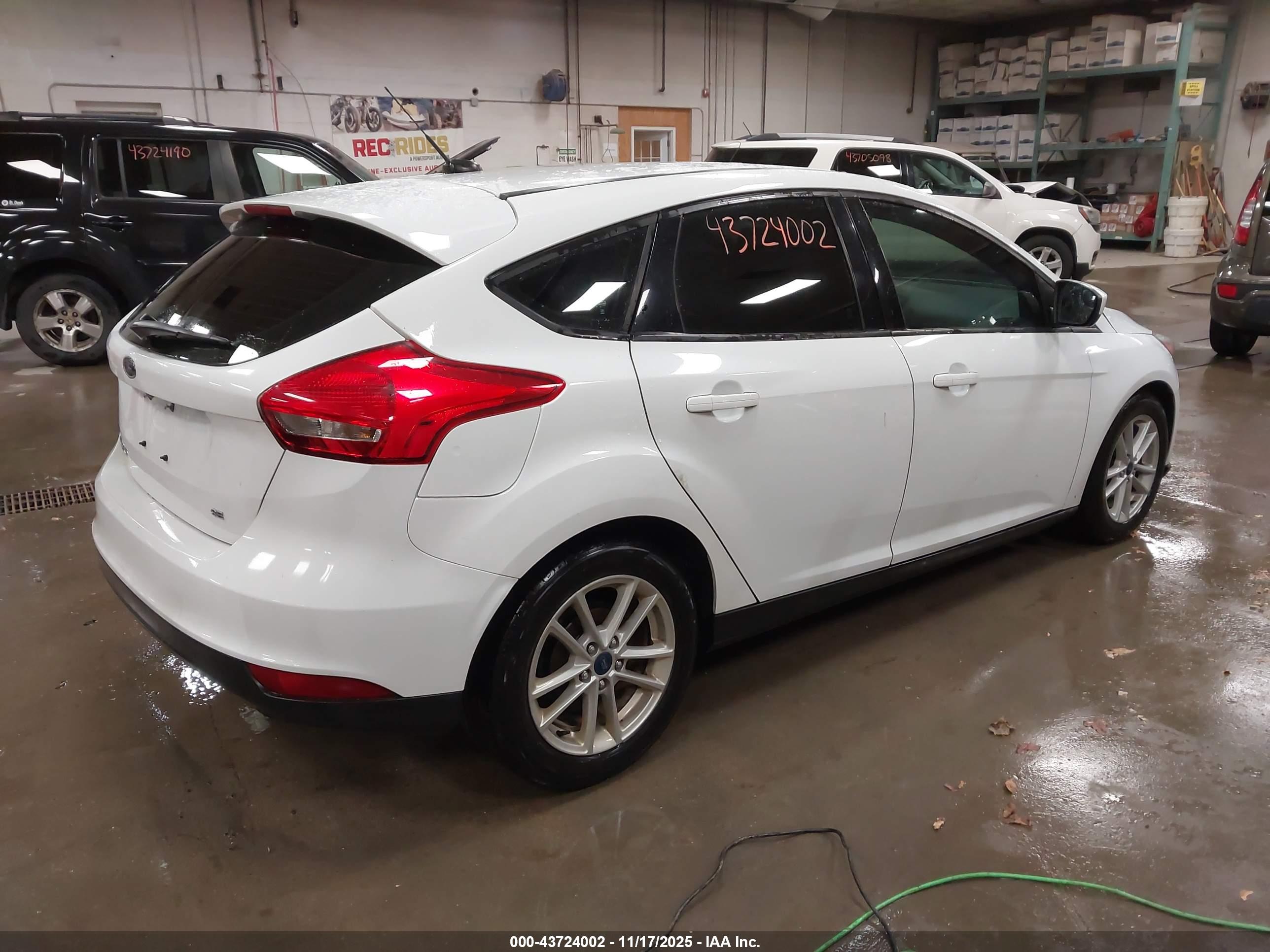 FORD FOCUS image 4