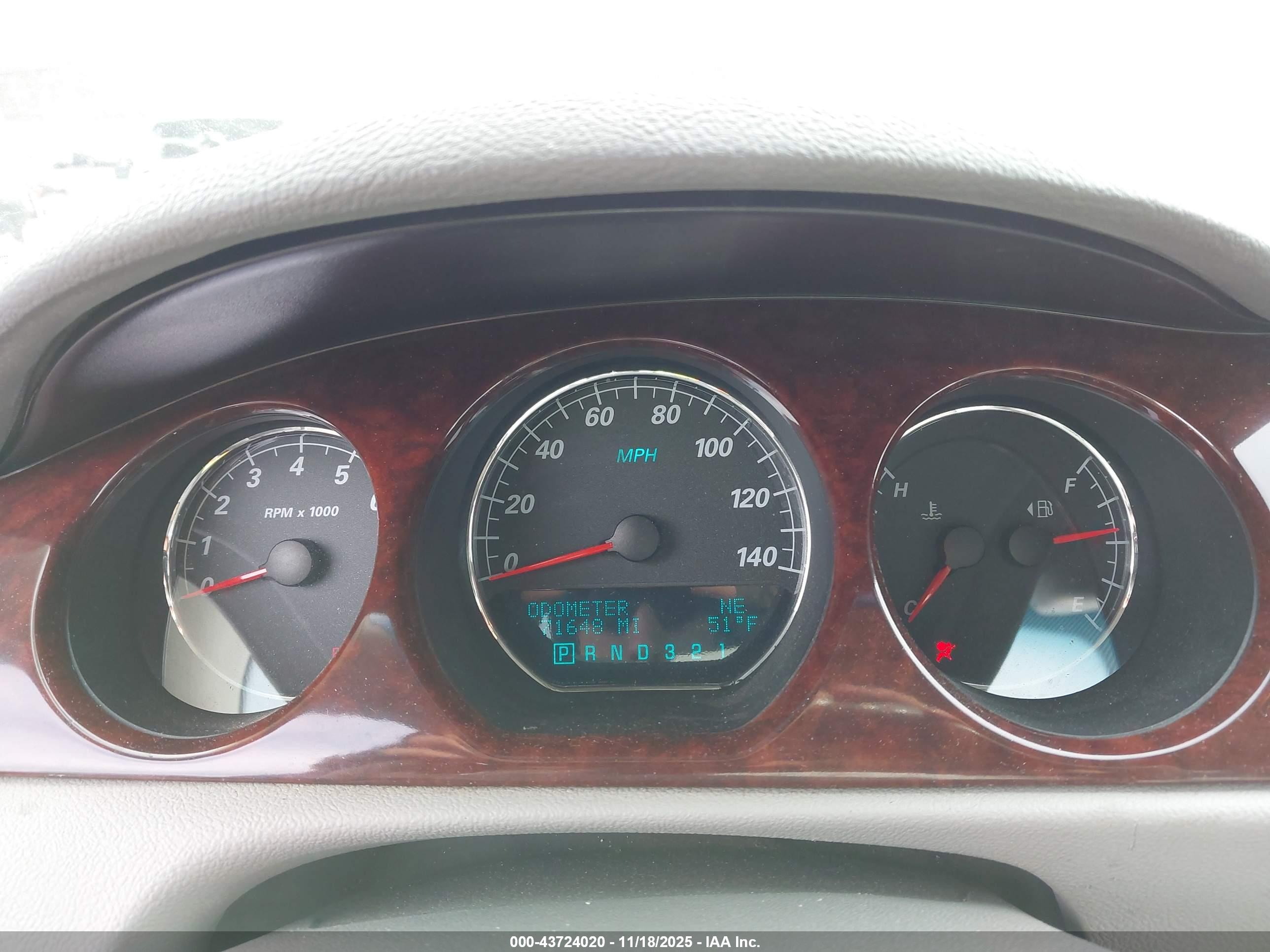 BUICK LUCERNE image 7