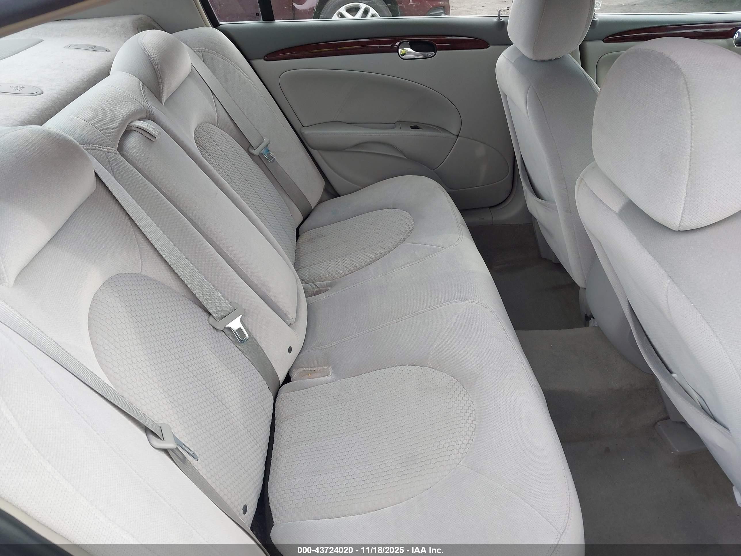 BUICK LUCERNE image 8