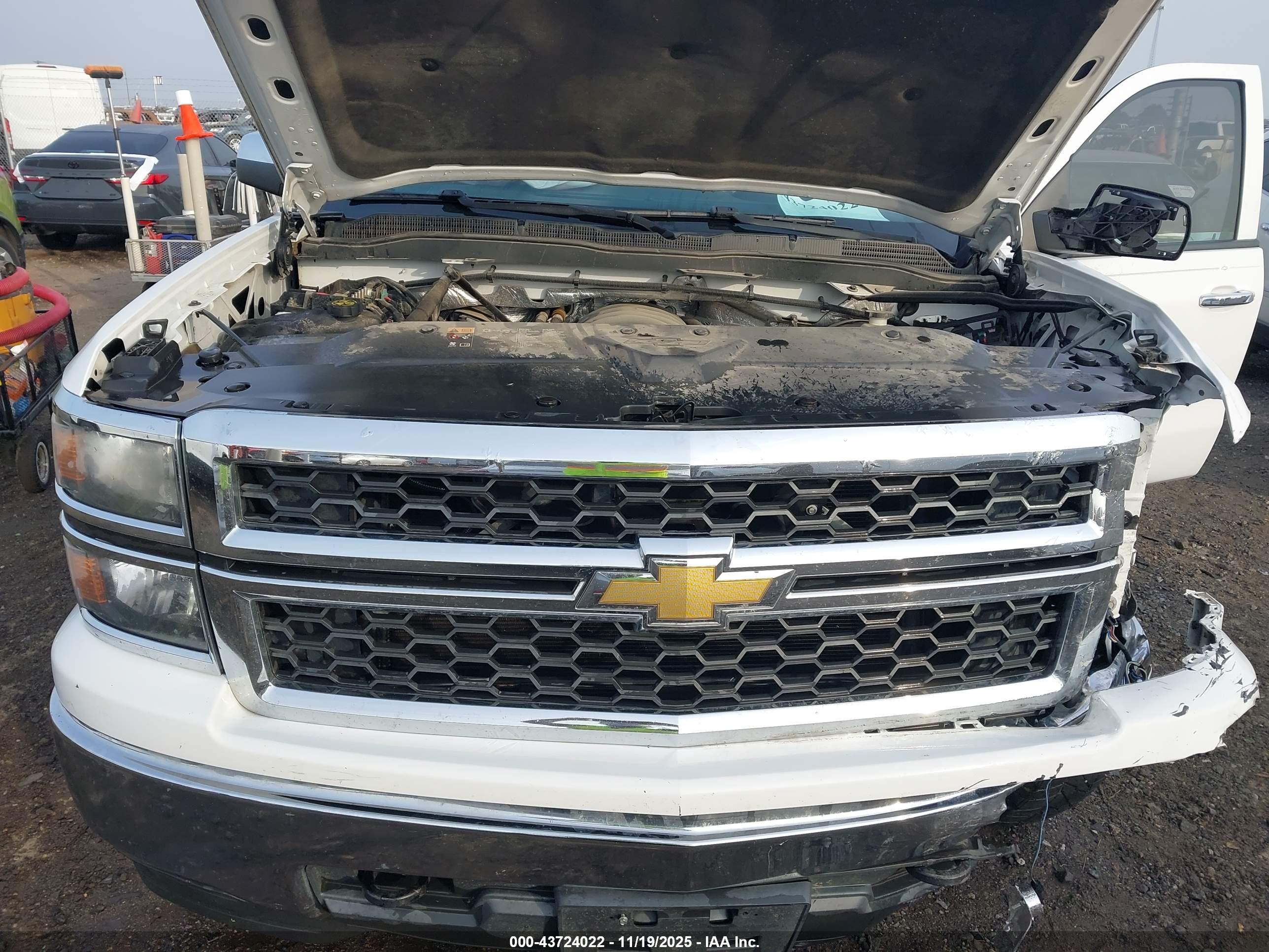 CHEVROLET SILVERADO image 10