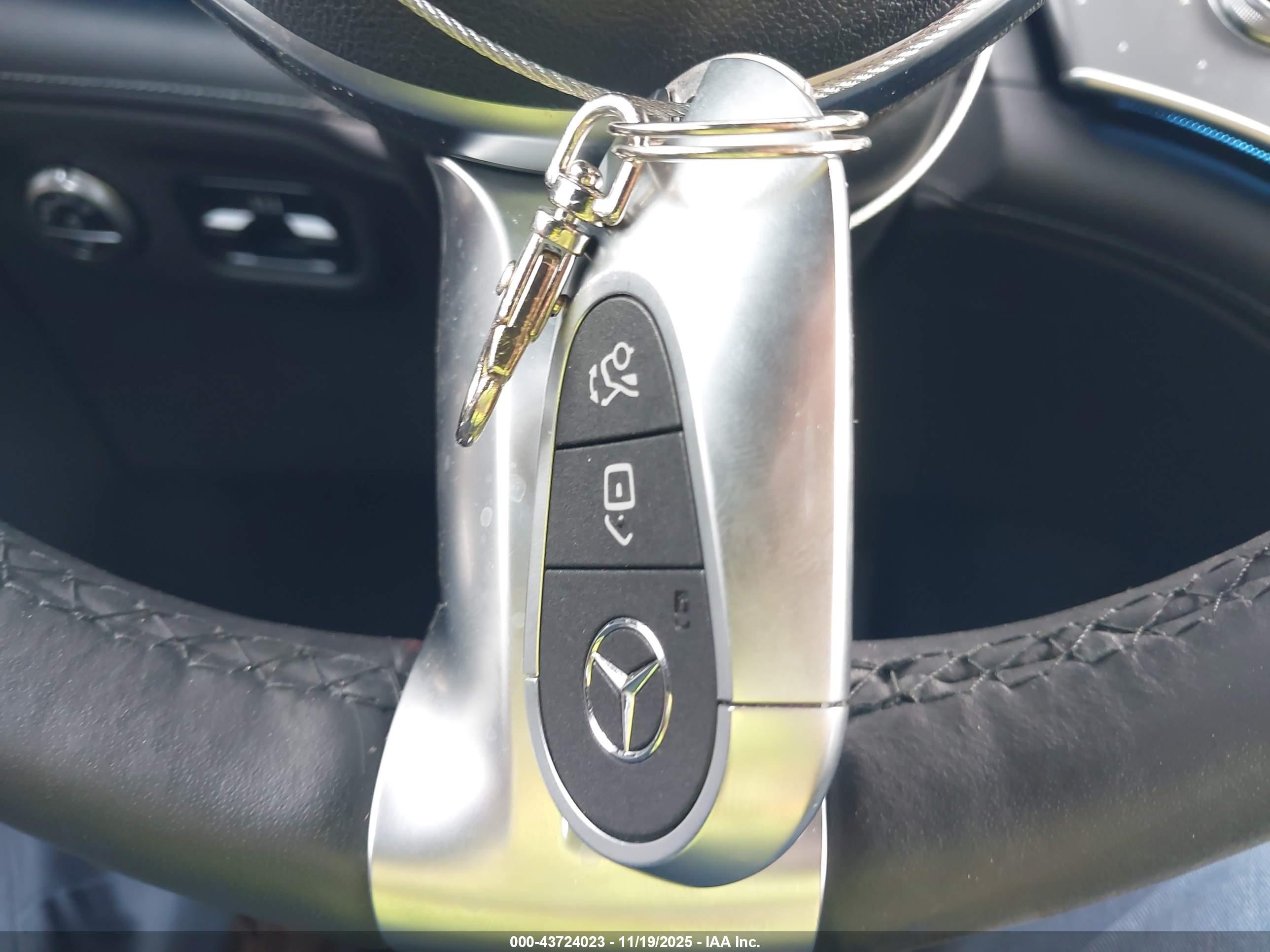MERCEDES-BENZ EQE image 11