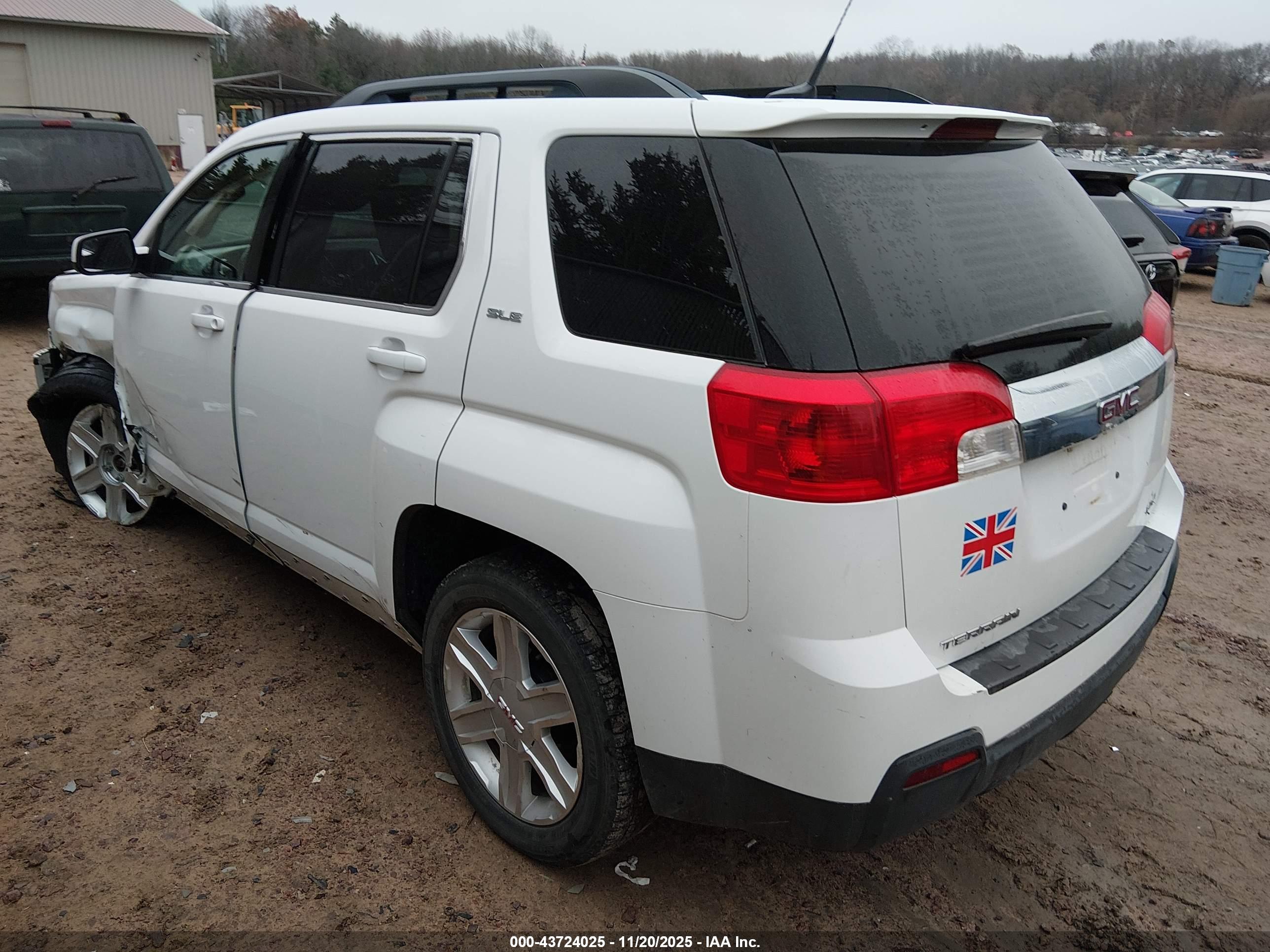 GMC TERRAIN image 3