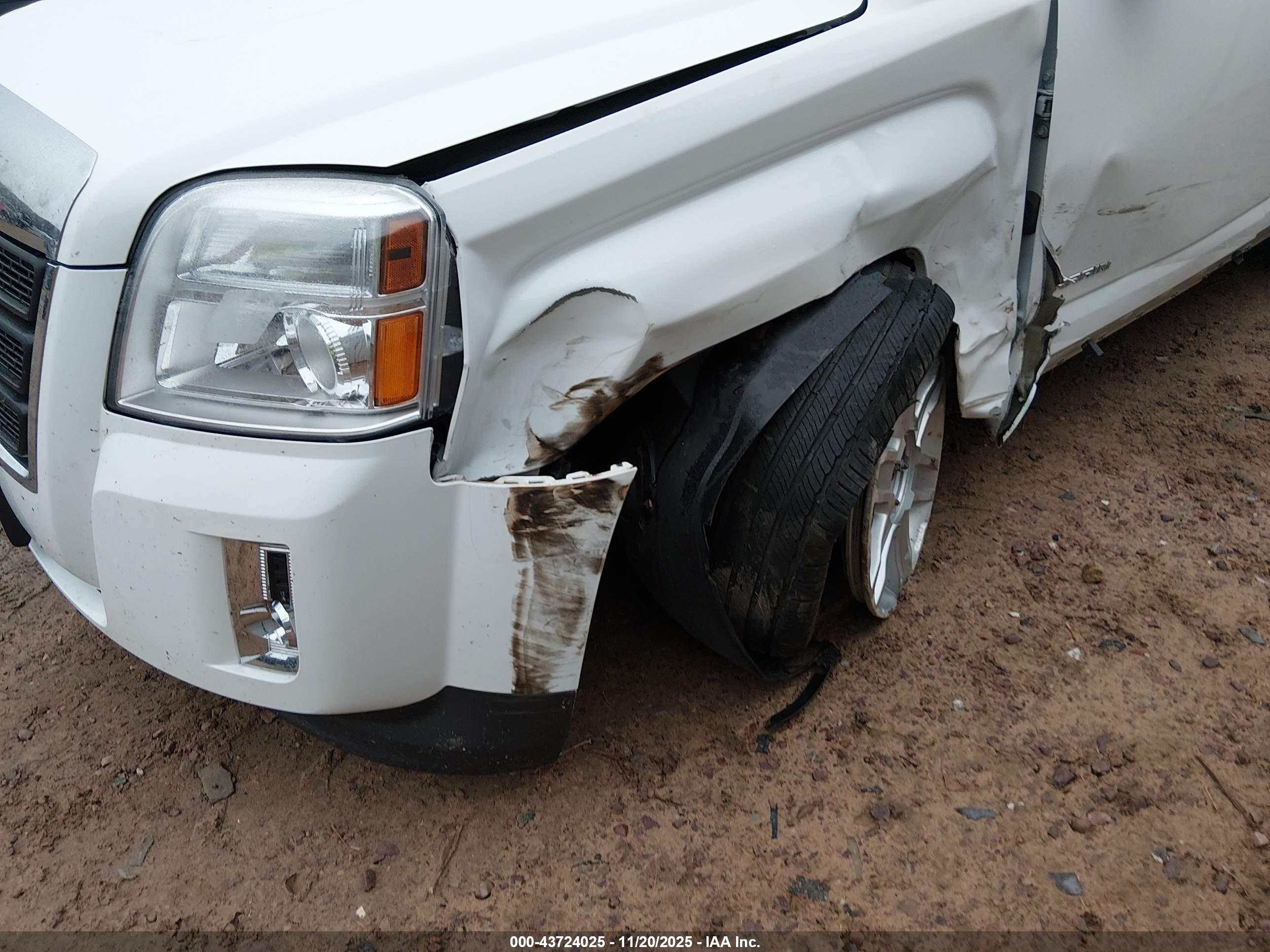 GMC TERRAIN image 6