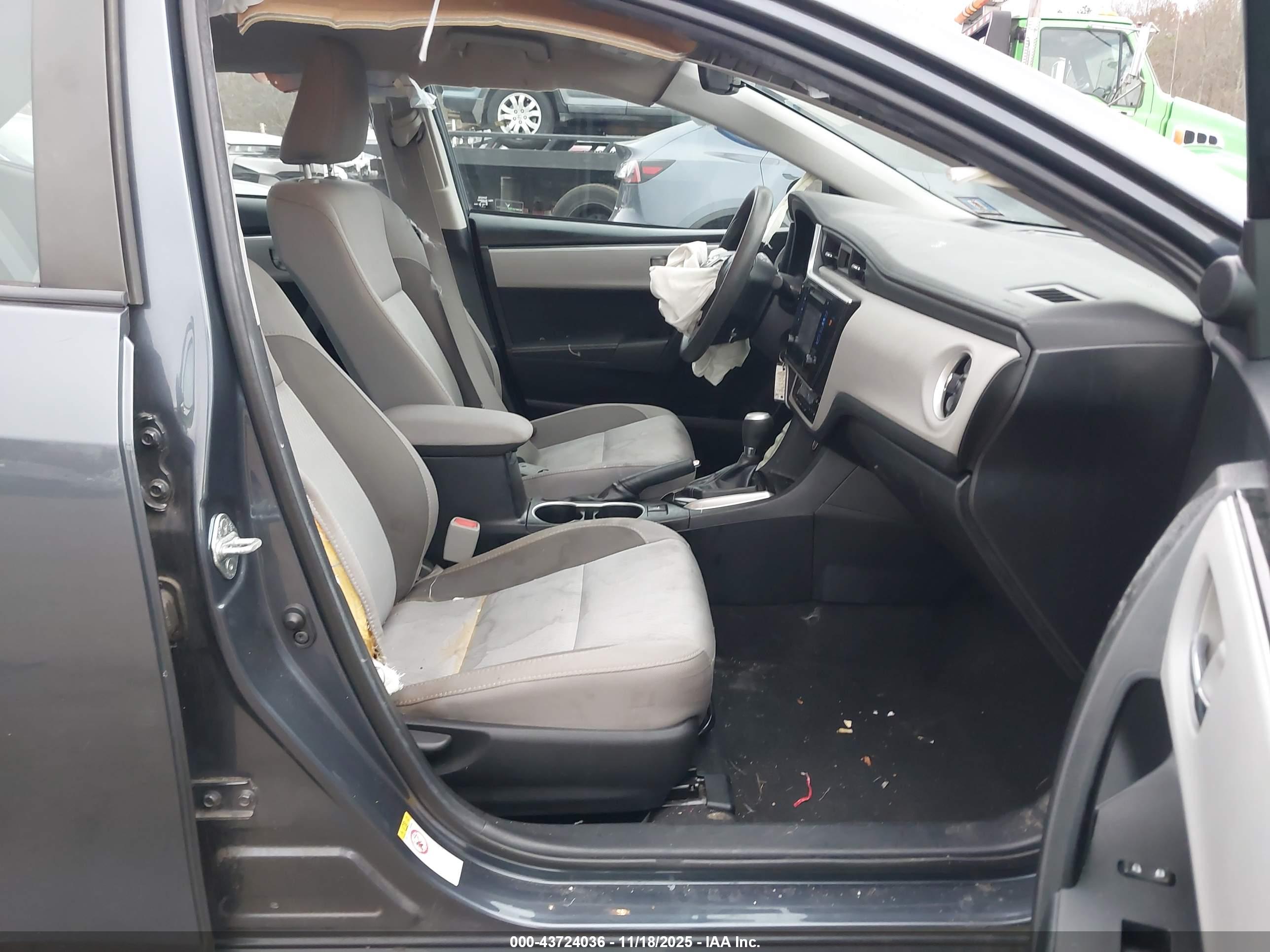 TOYOTA COROLLA image 5