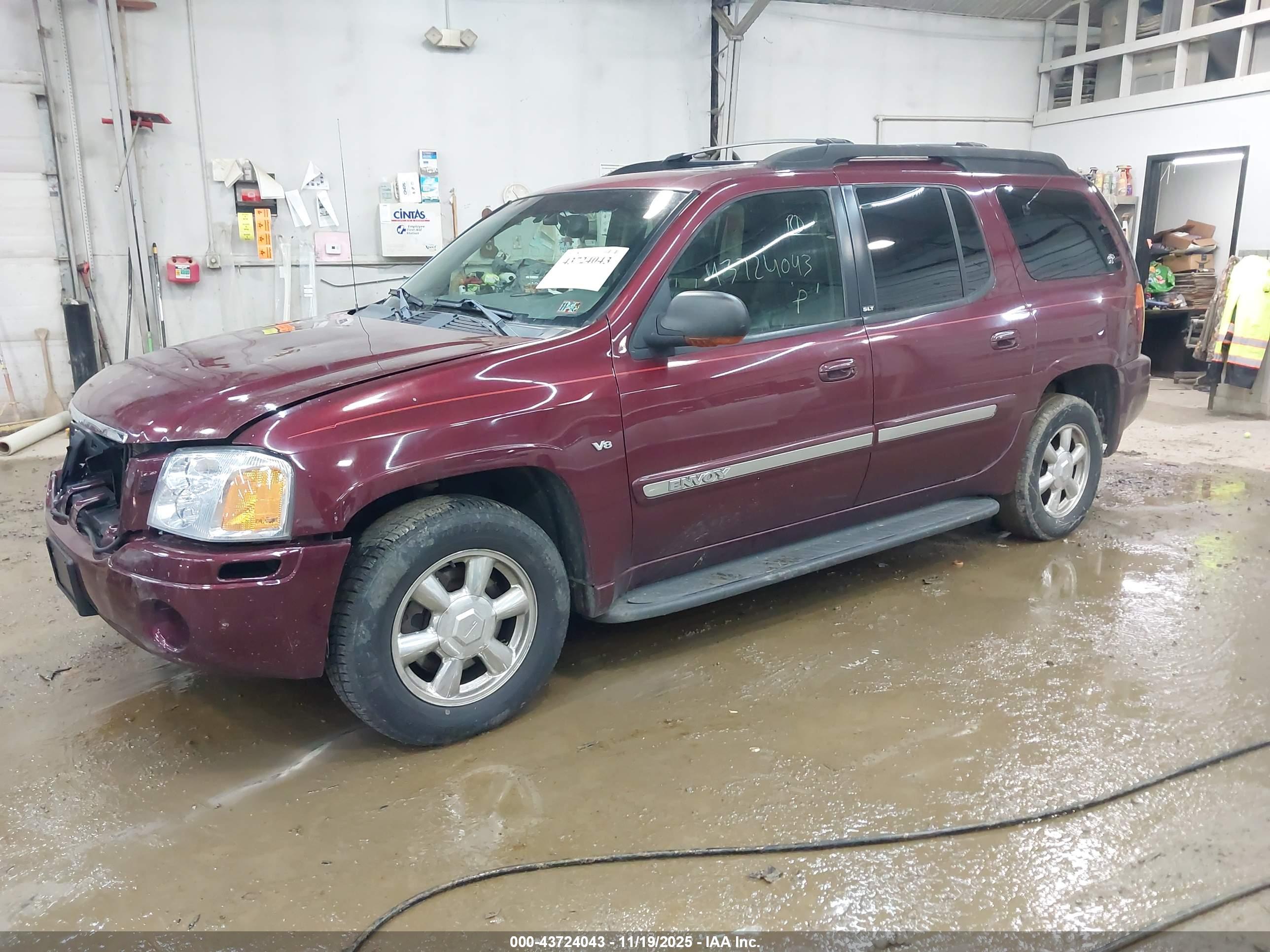 GMC ENVOY image 2