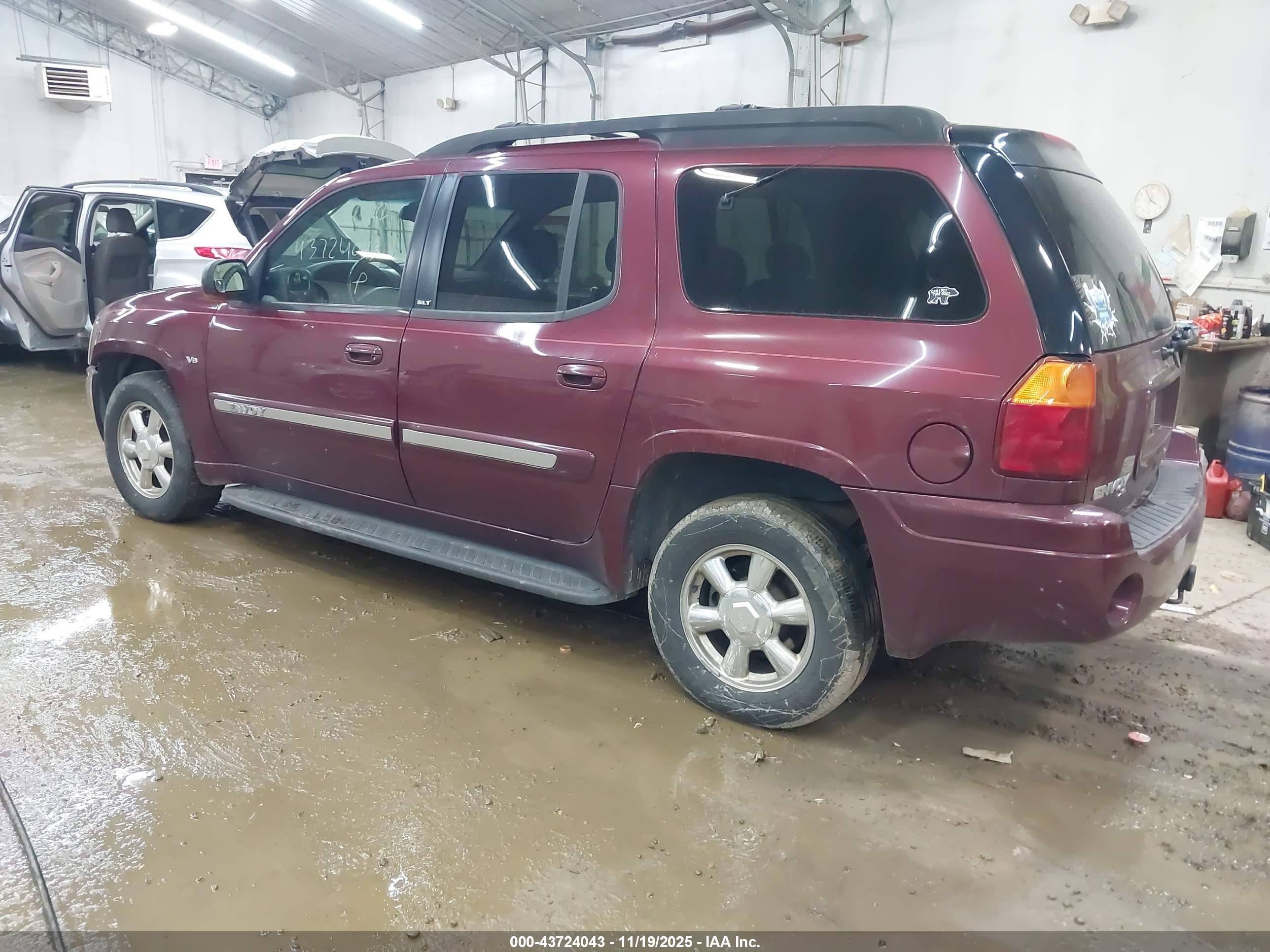 GMC ENVOY image 3