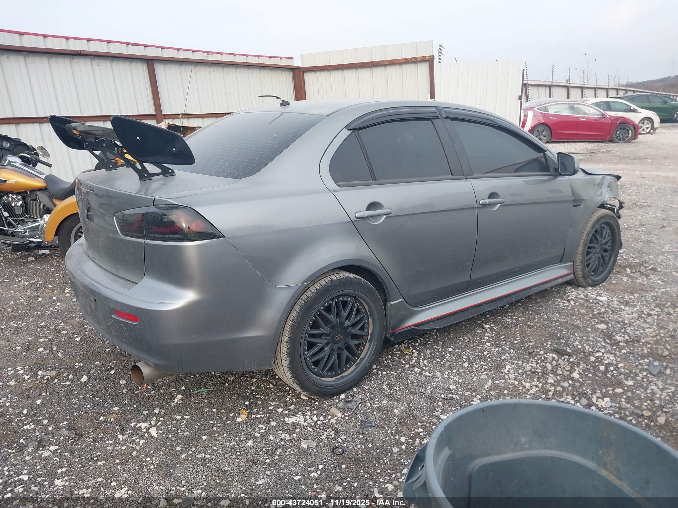 MITSUBISHI LANCER image 4