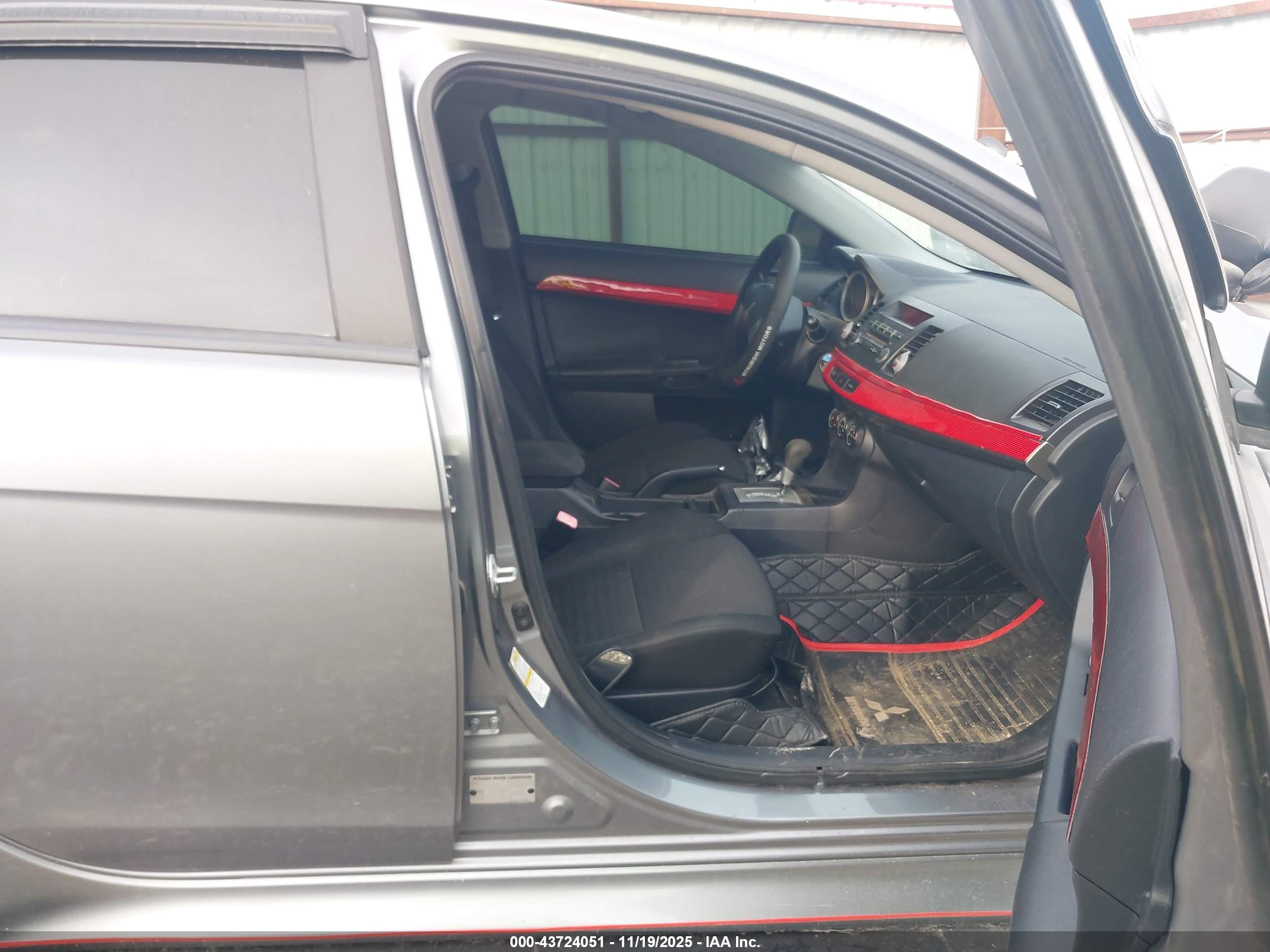 MITSUBISHI LANCER image 5
