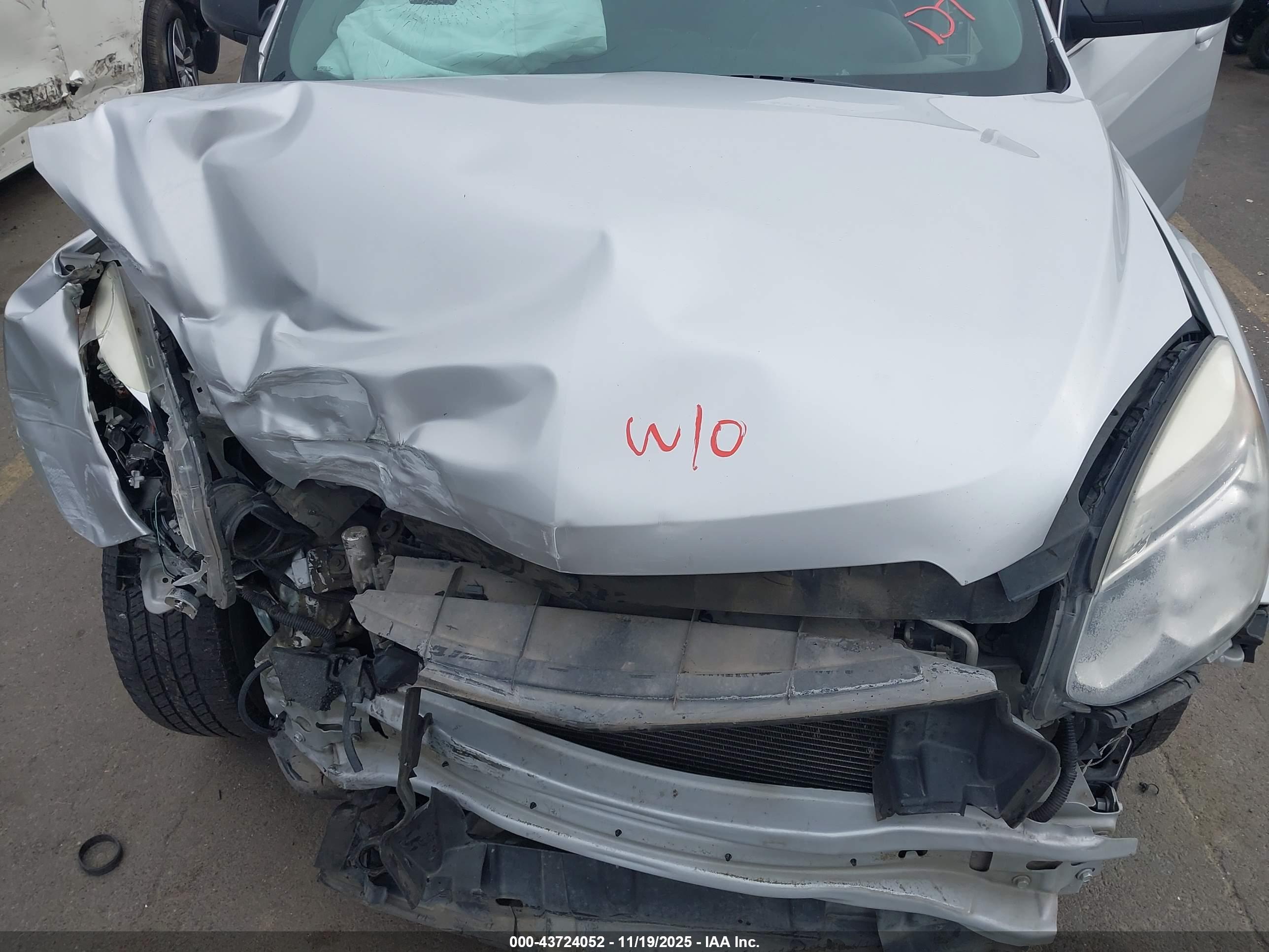 CHEVROLET EQUINOX image 10