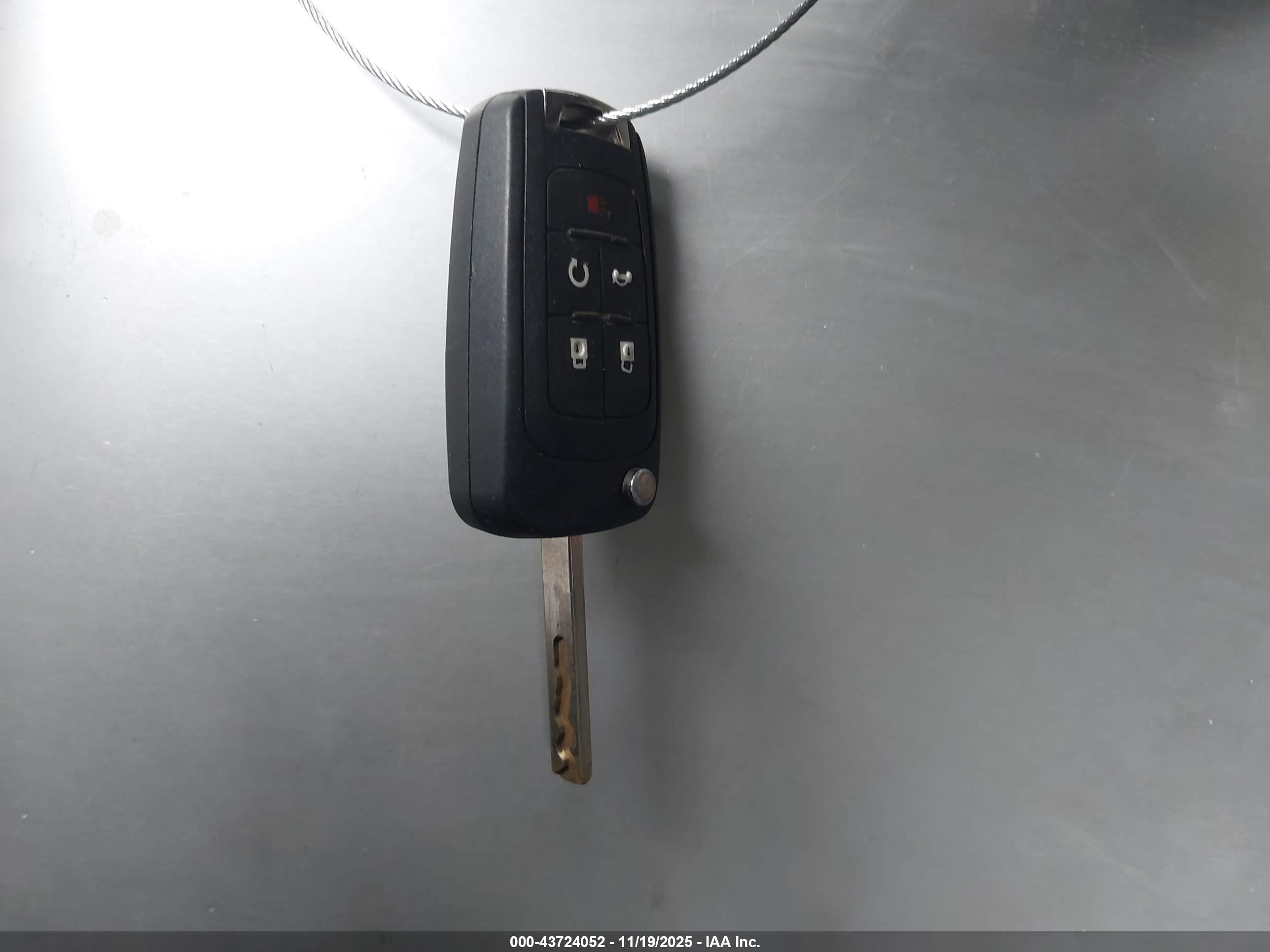 CHEVROLET EQUINOX image 11