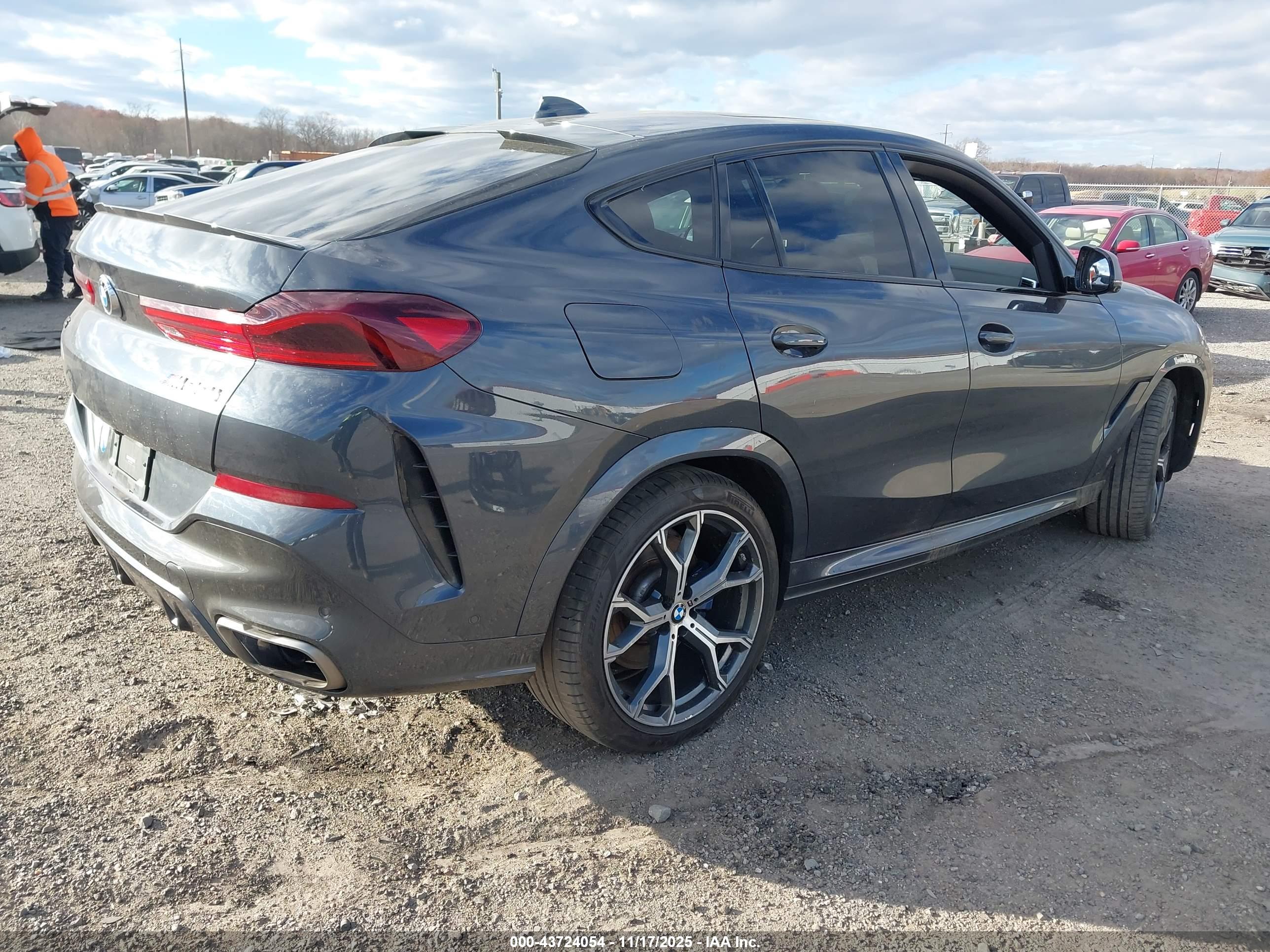 BMW X6 image 4