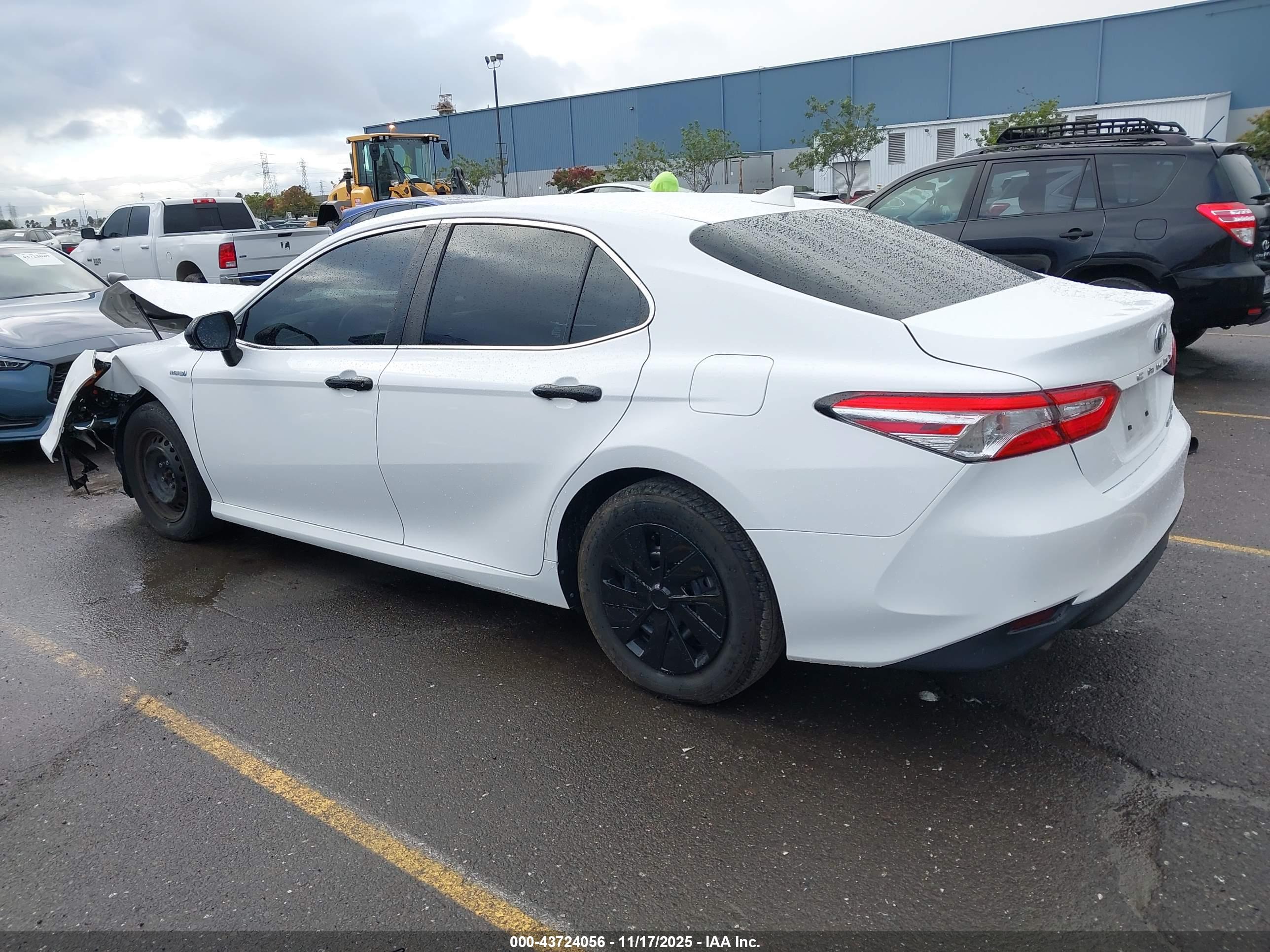 TOYOTA CAMRY image 3
