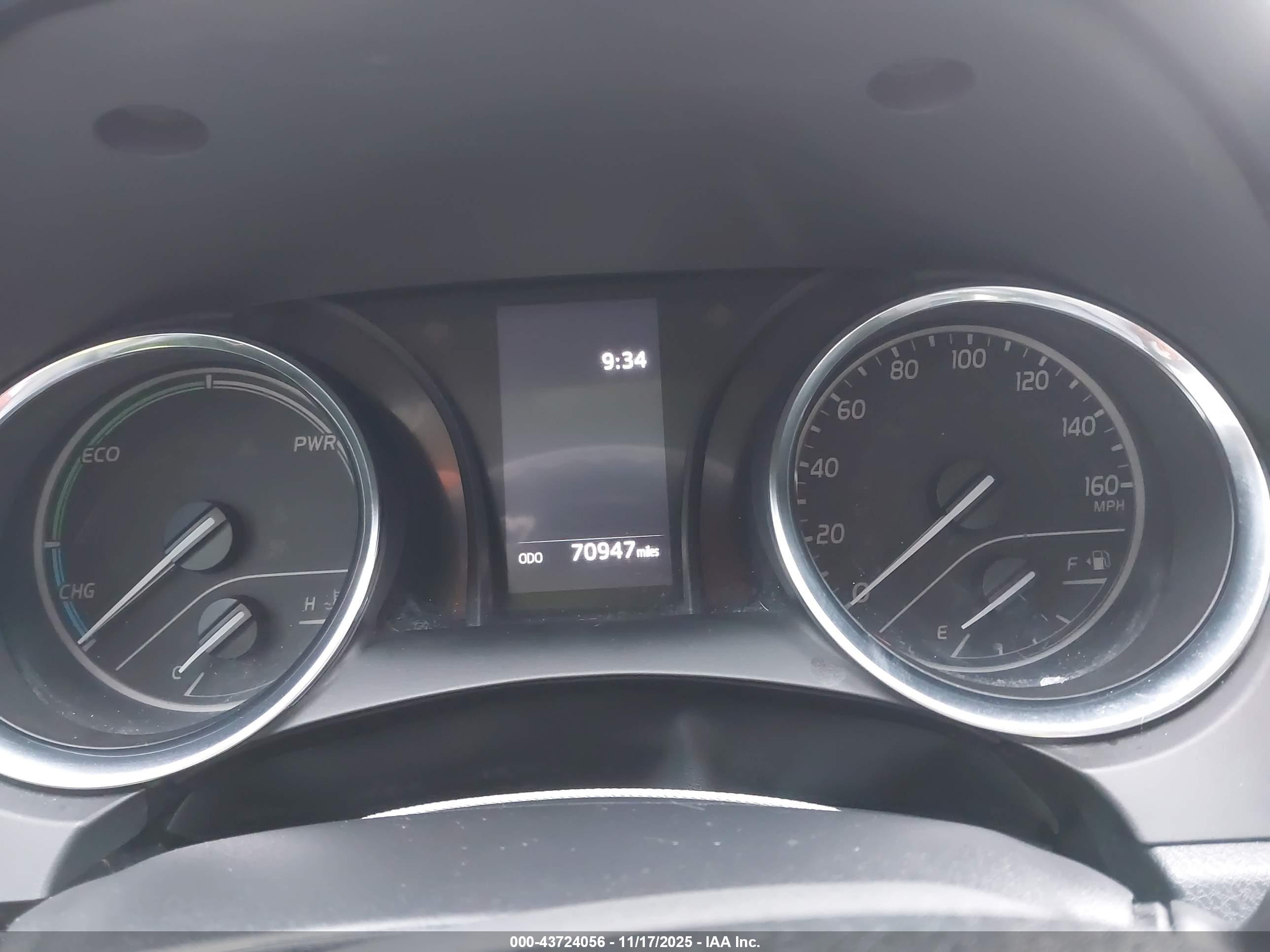 TOYOTA CAMRY image 7