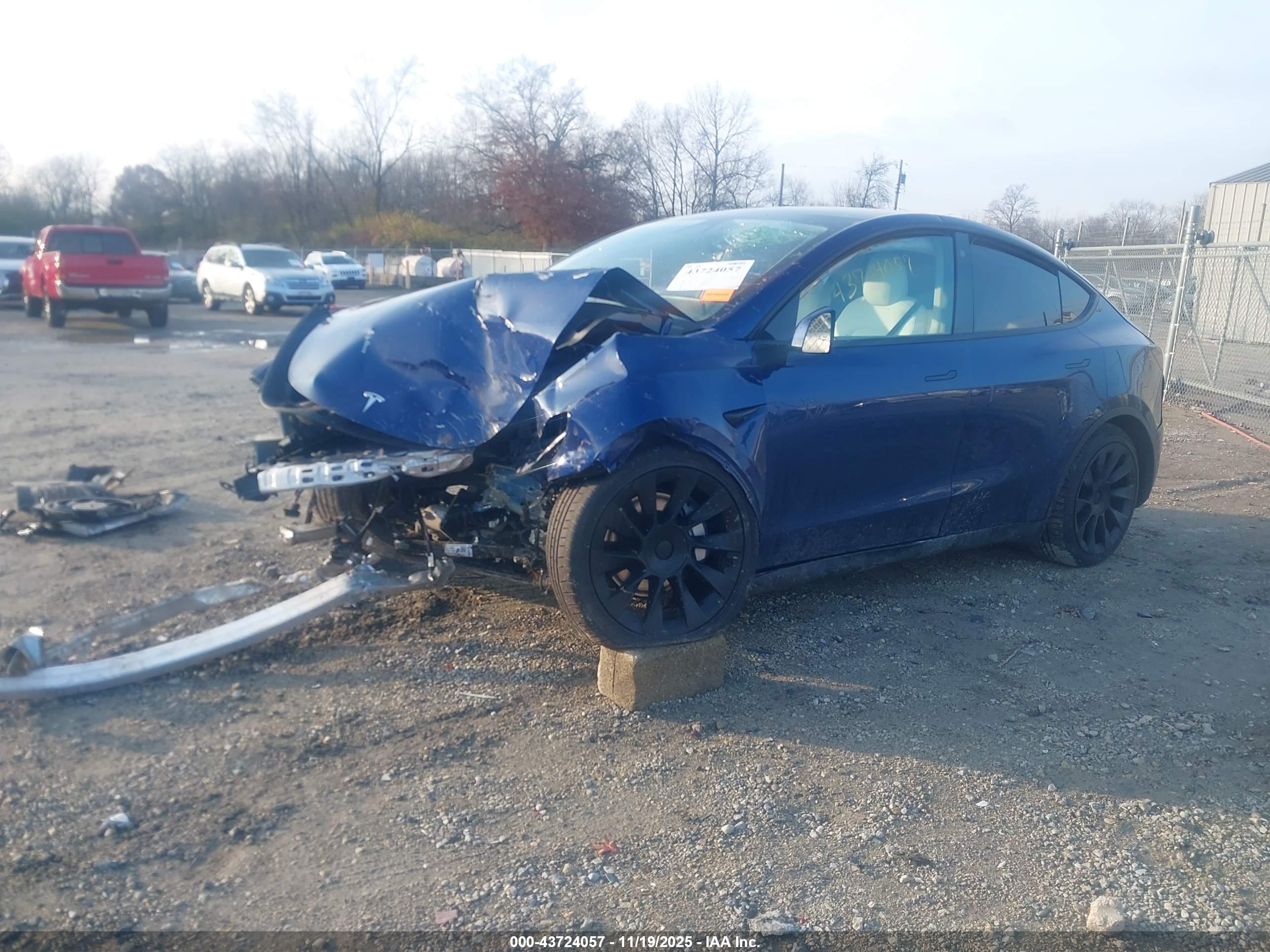 TESLA MODEL image 2