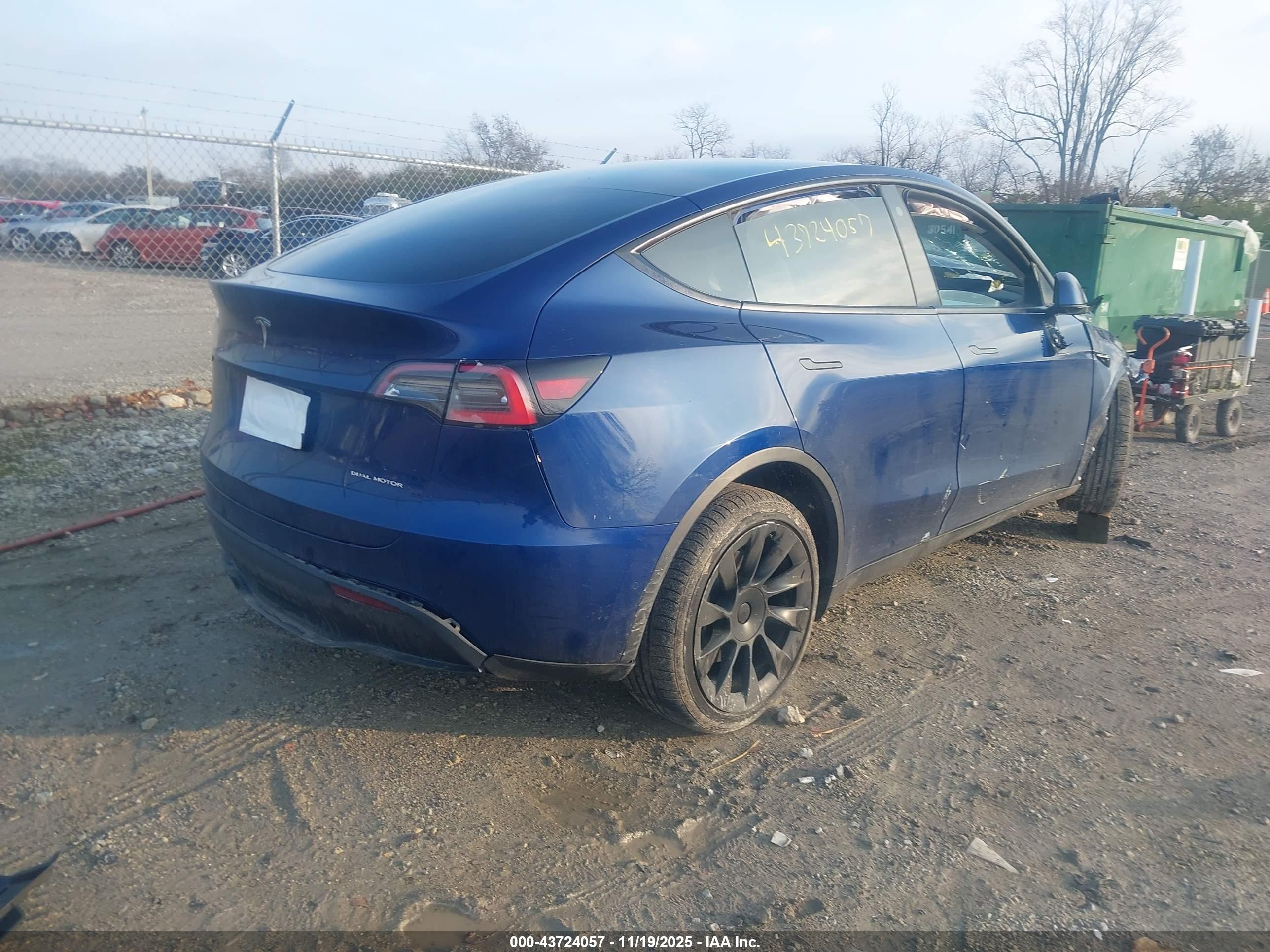 TESLA MODEL image 4