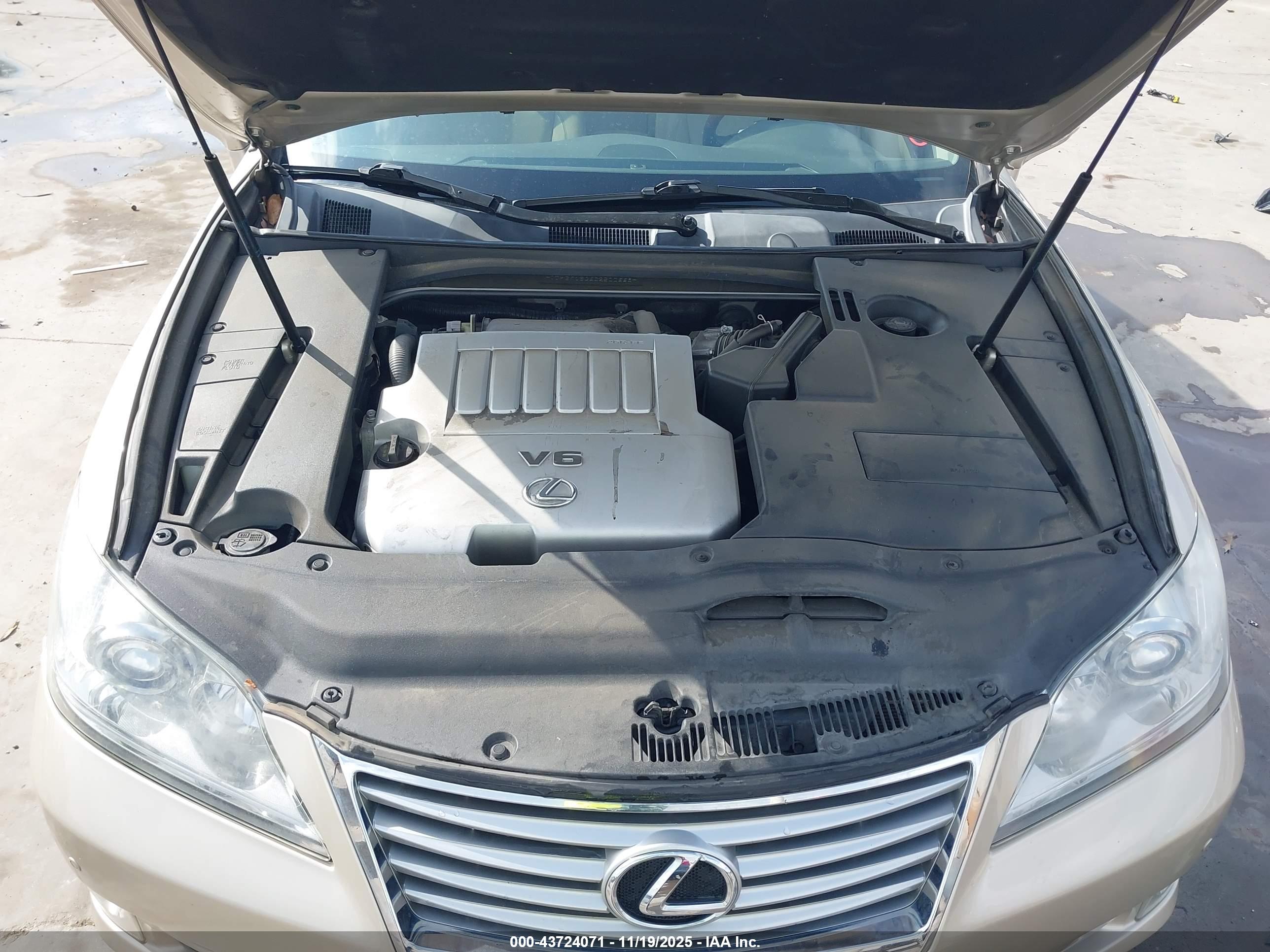 LEXUS ES image 10