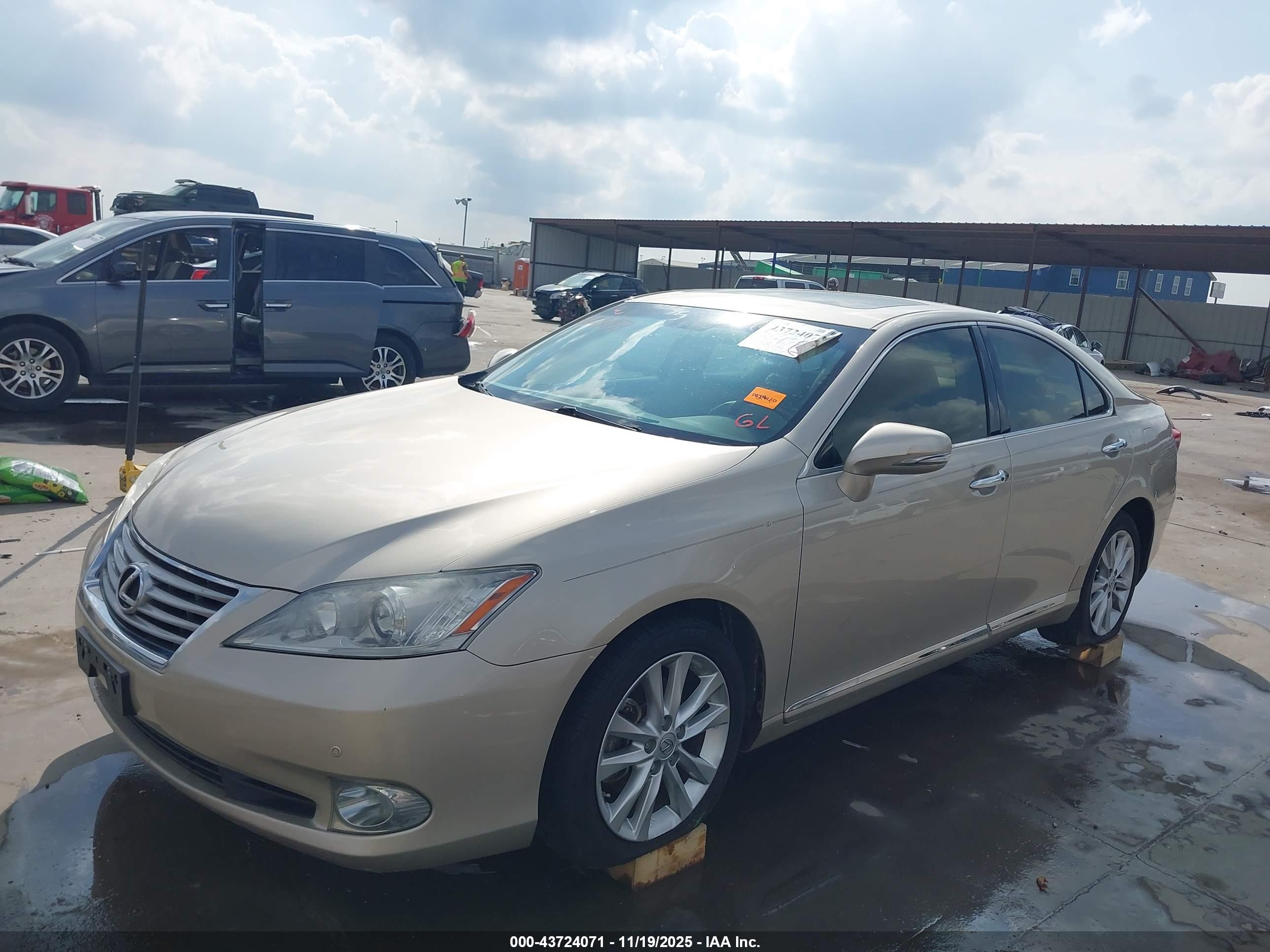 LEXUS ES image 2
