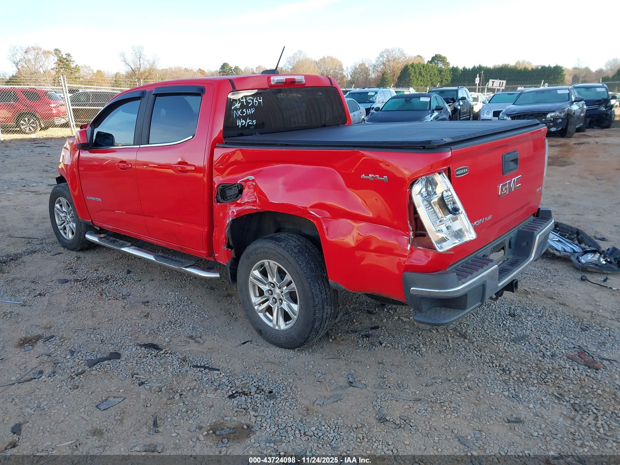 GMC CANYON image 3