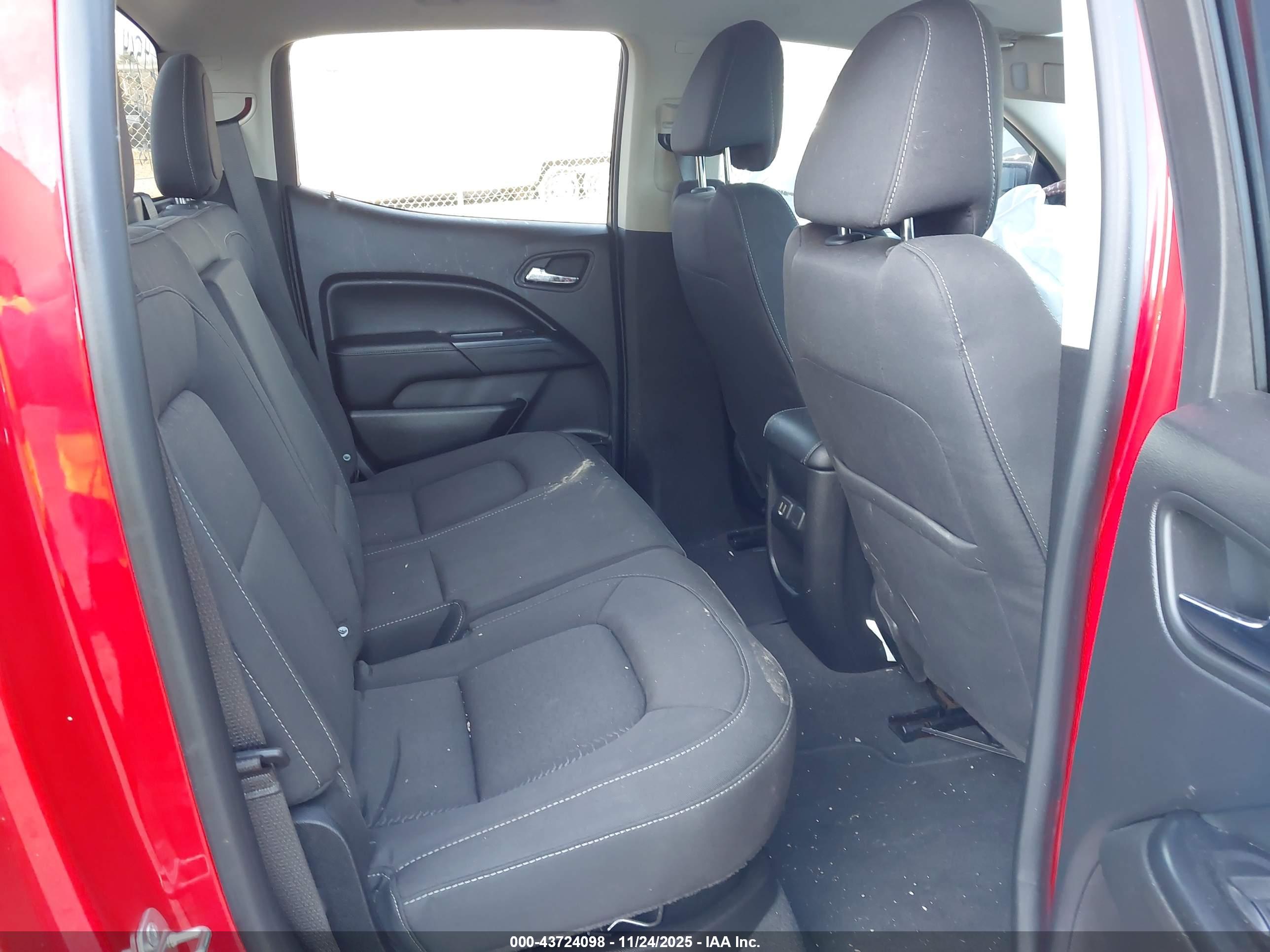 GMC CANYON image 8