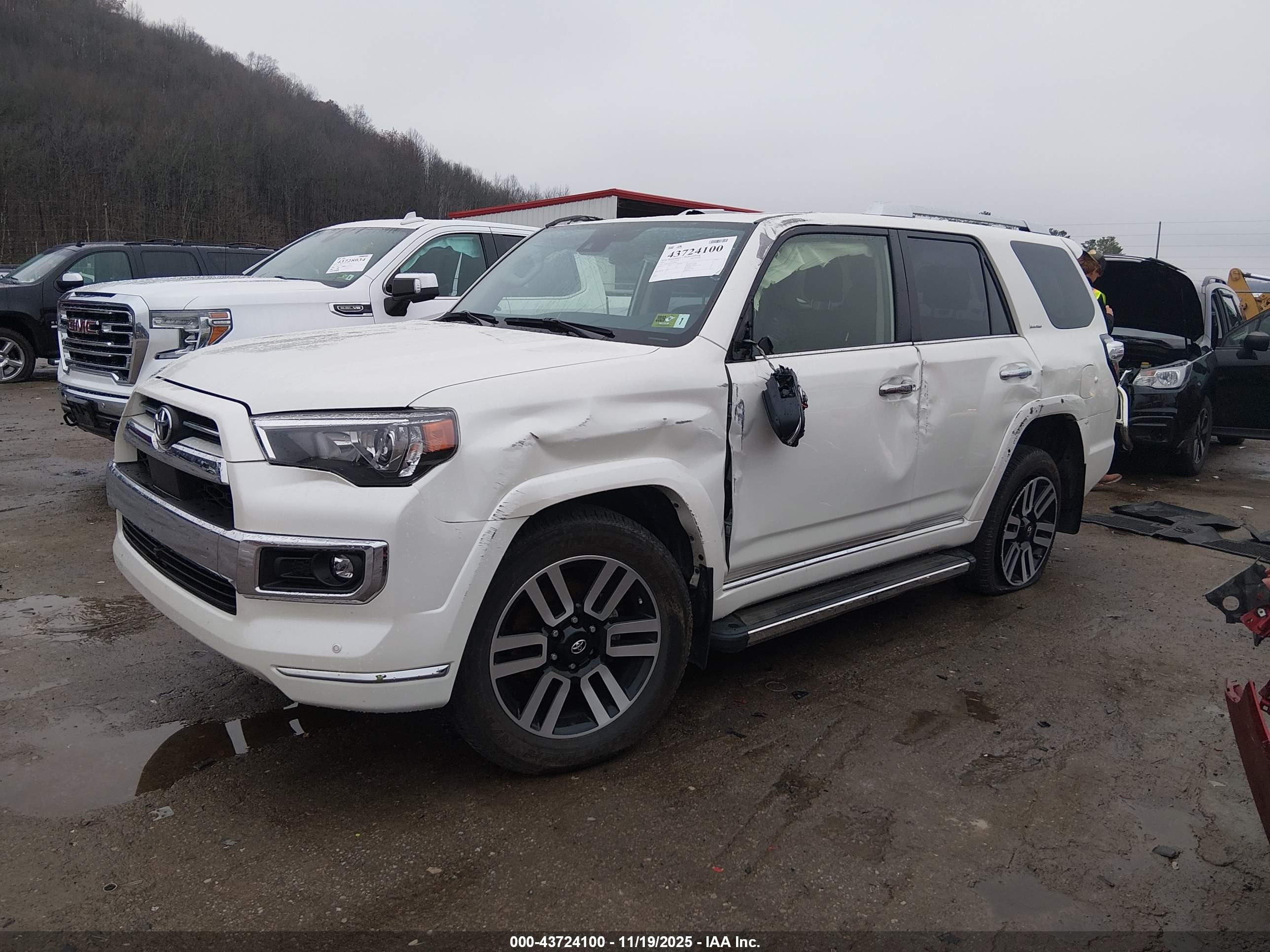 TOYOTA 4RUNNER image 2