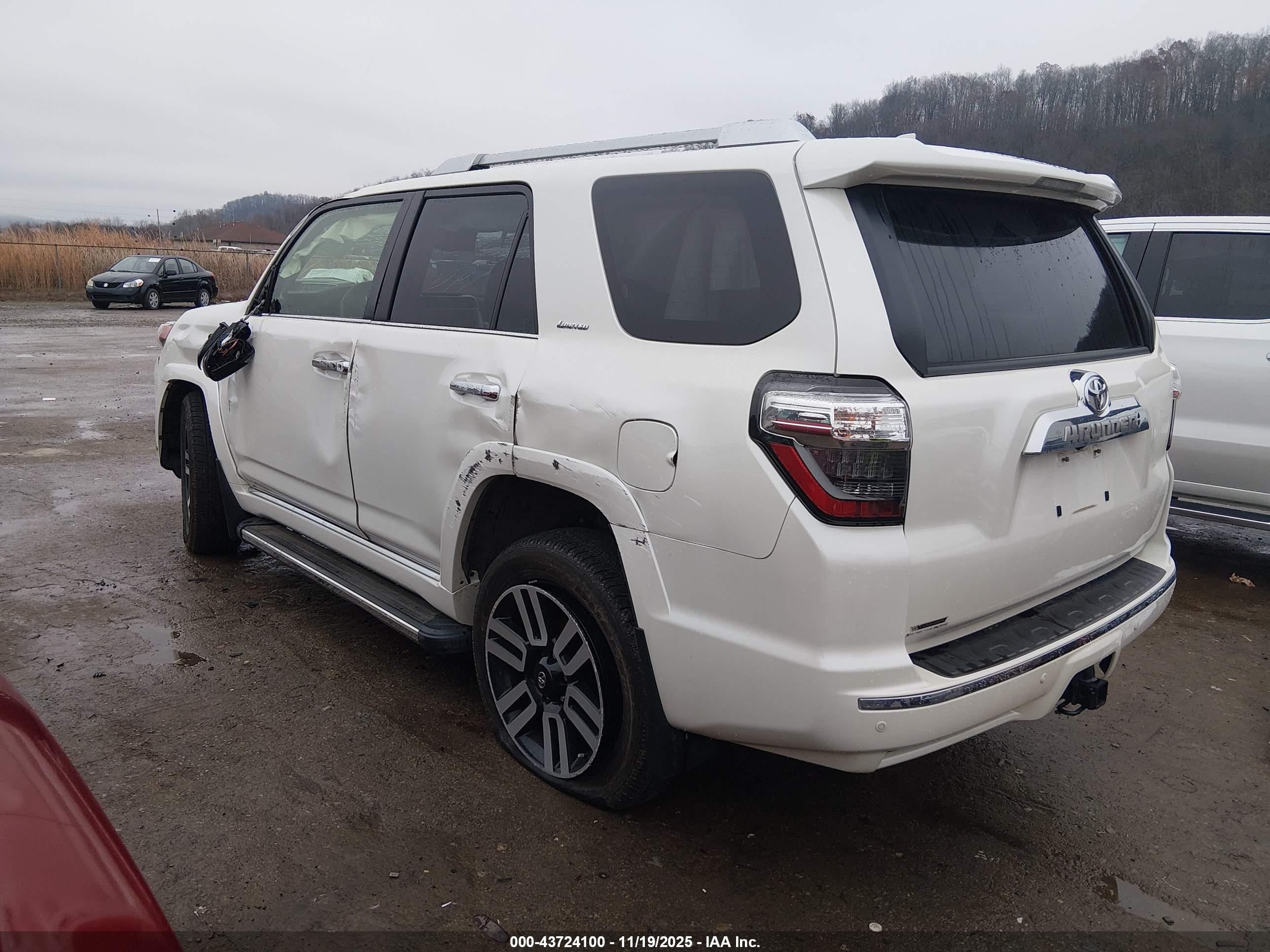 TOYOTA 4RUNNER image 3