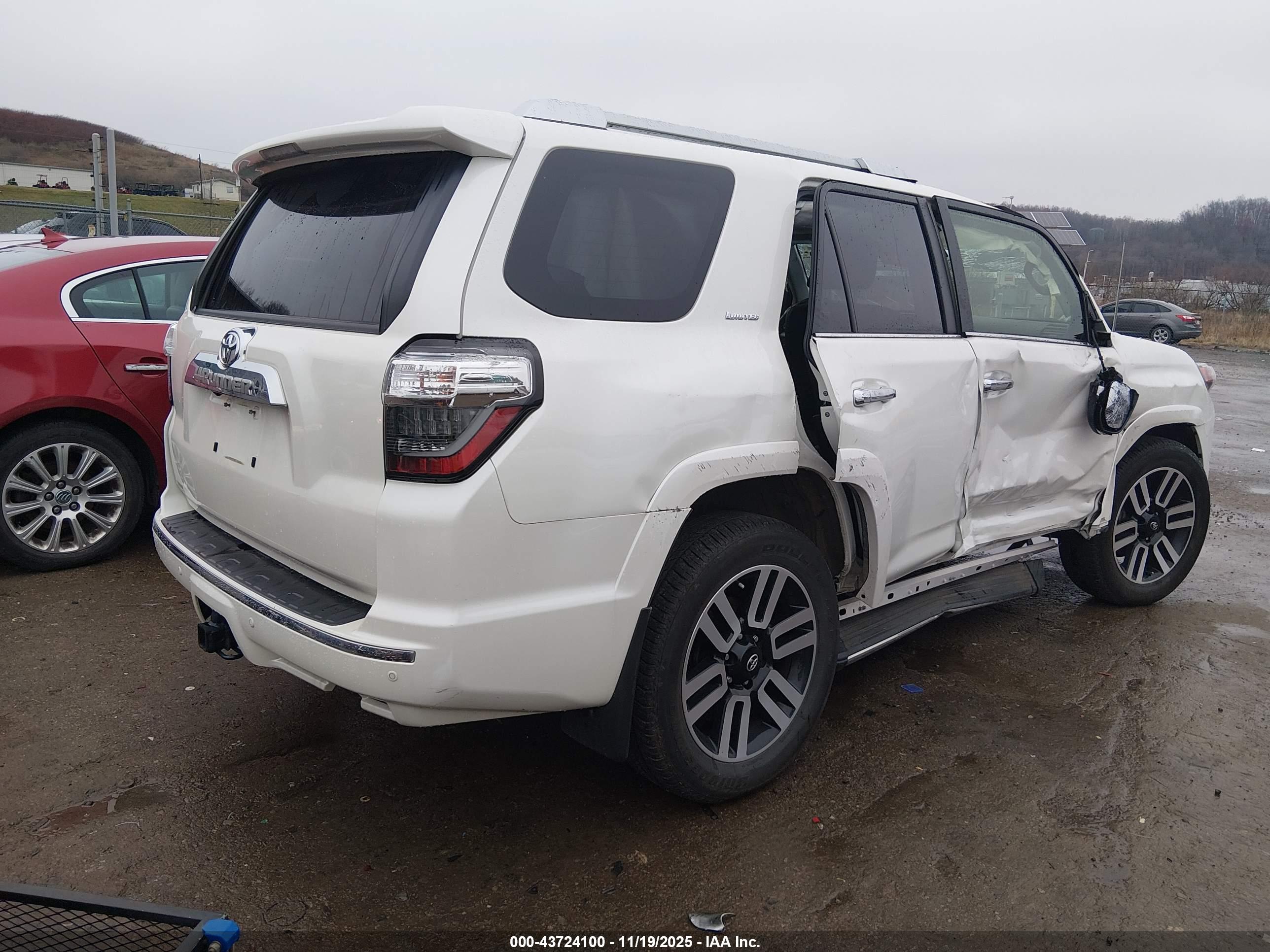 TOYOTA 4RUNNER image 4