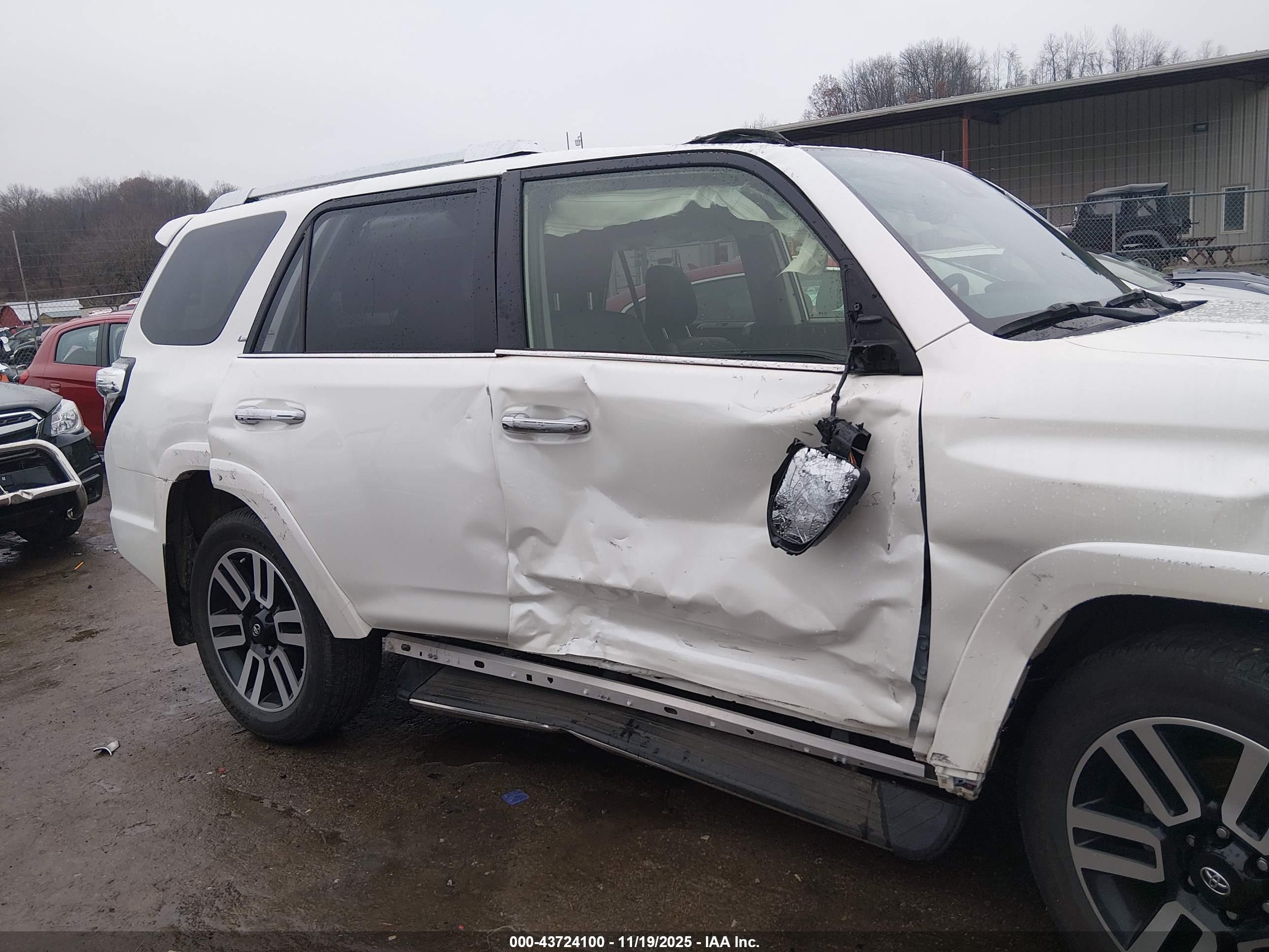 TOYOTA 4RUNNER image 6