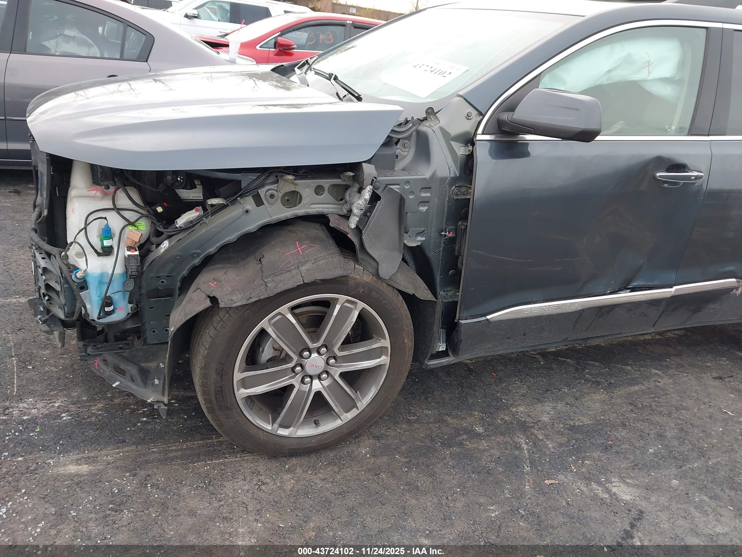 GMC ACADIA image 6