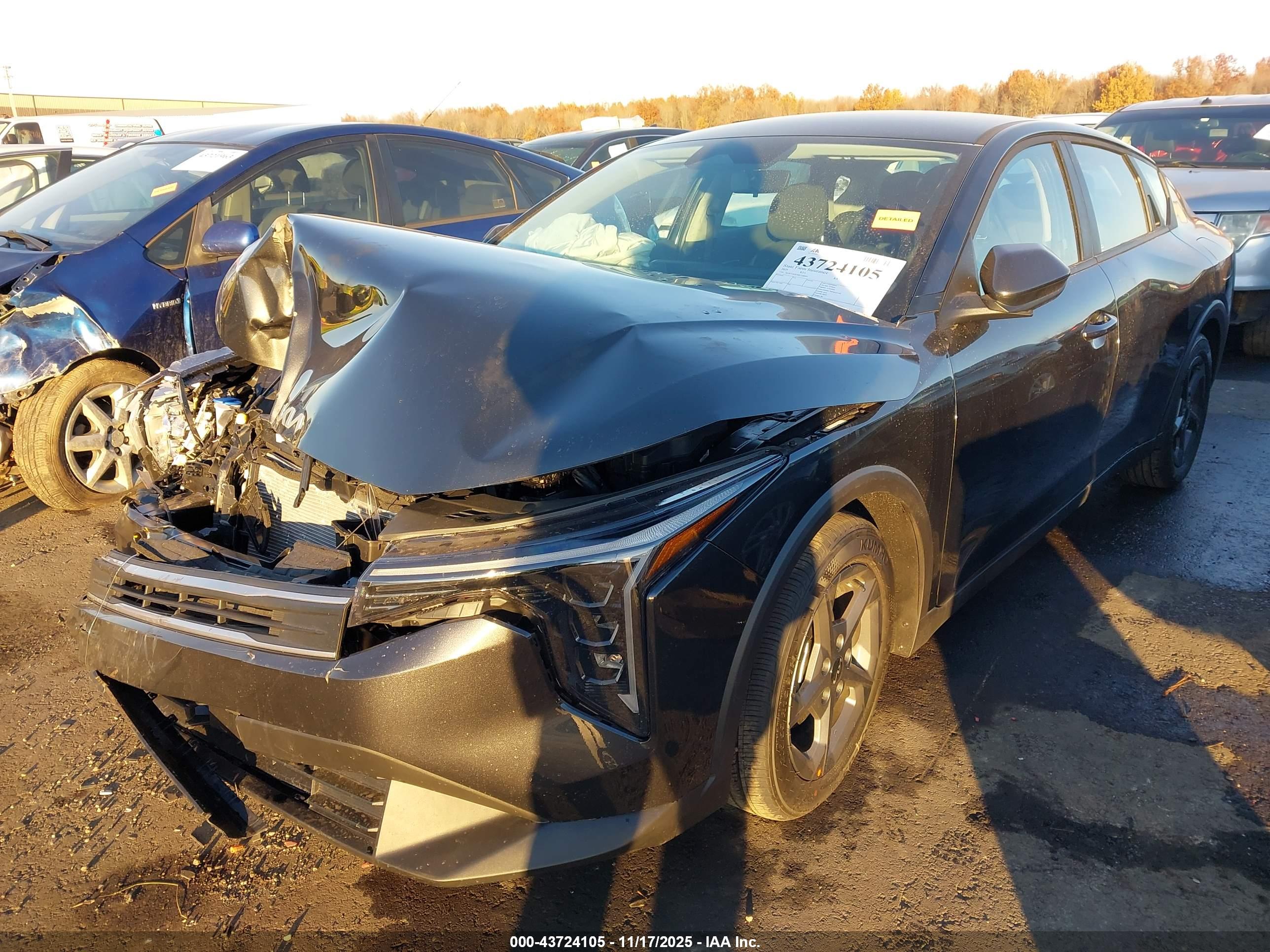 KIA K4 image 2