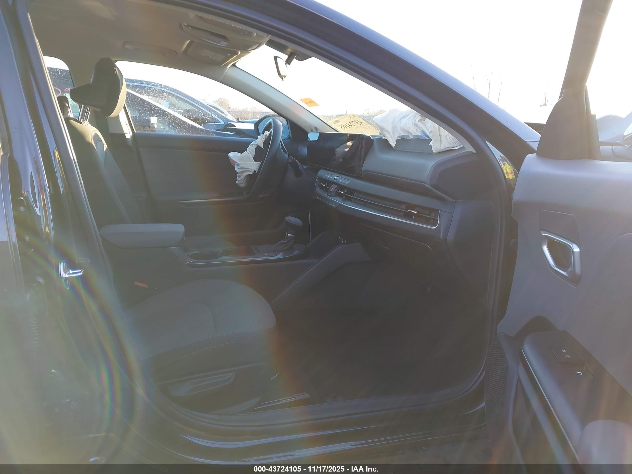 KIA K4 image 5