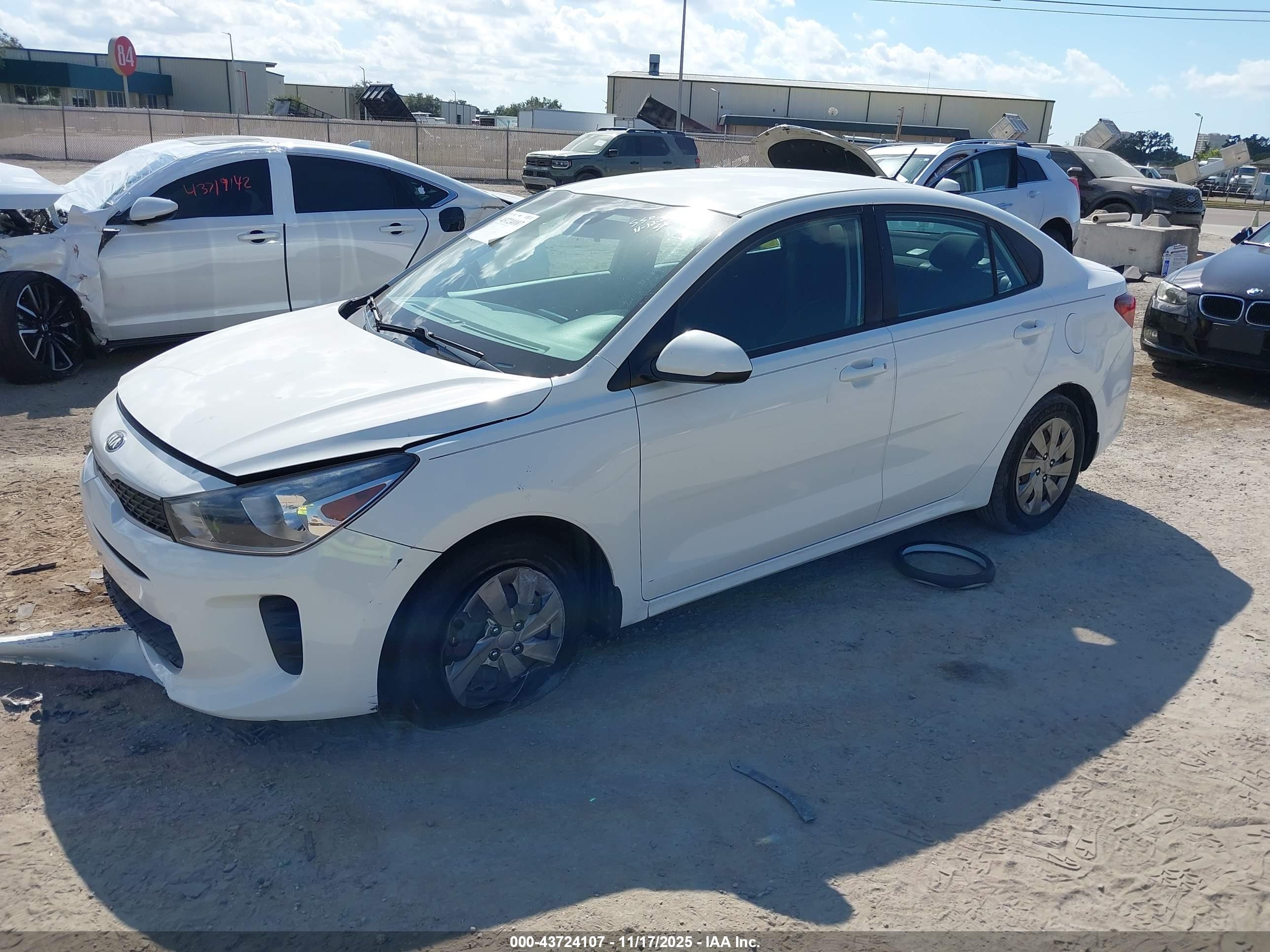 KIA RIO image 2