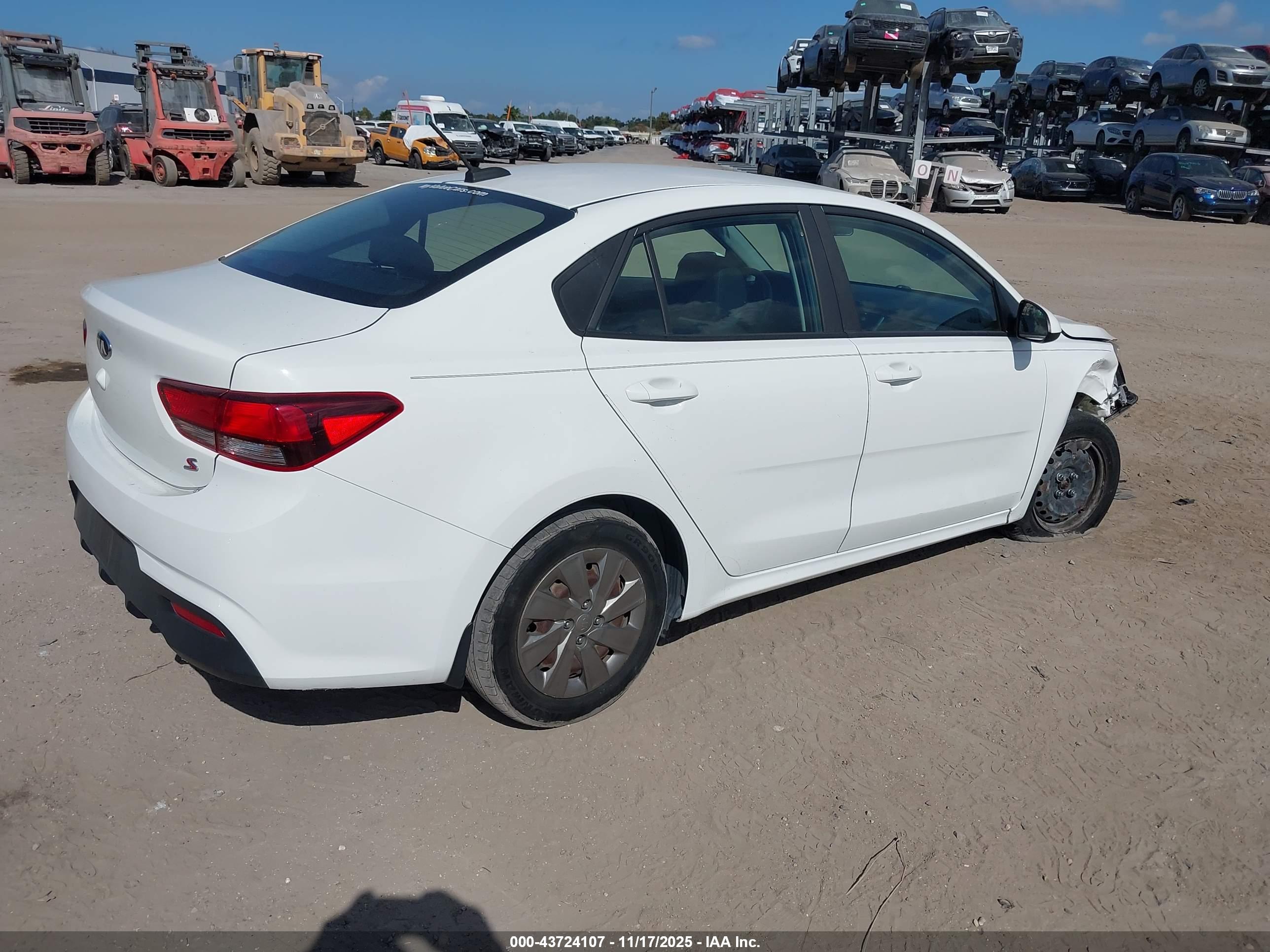 KIA RIO image 4