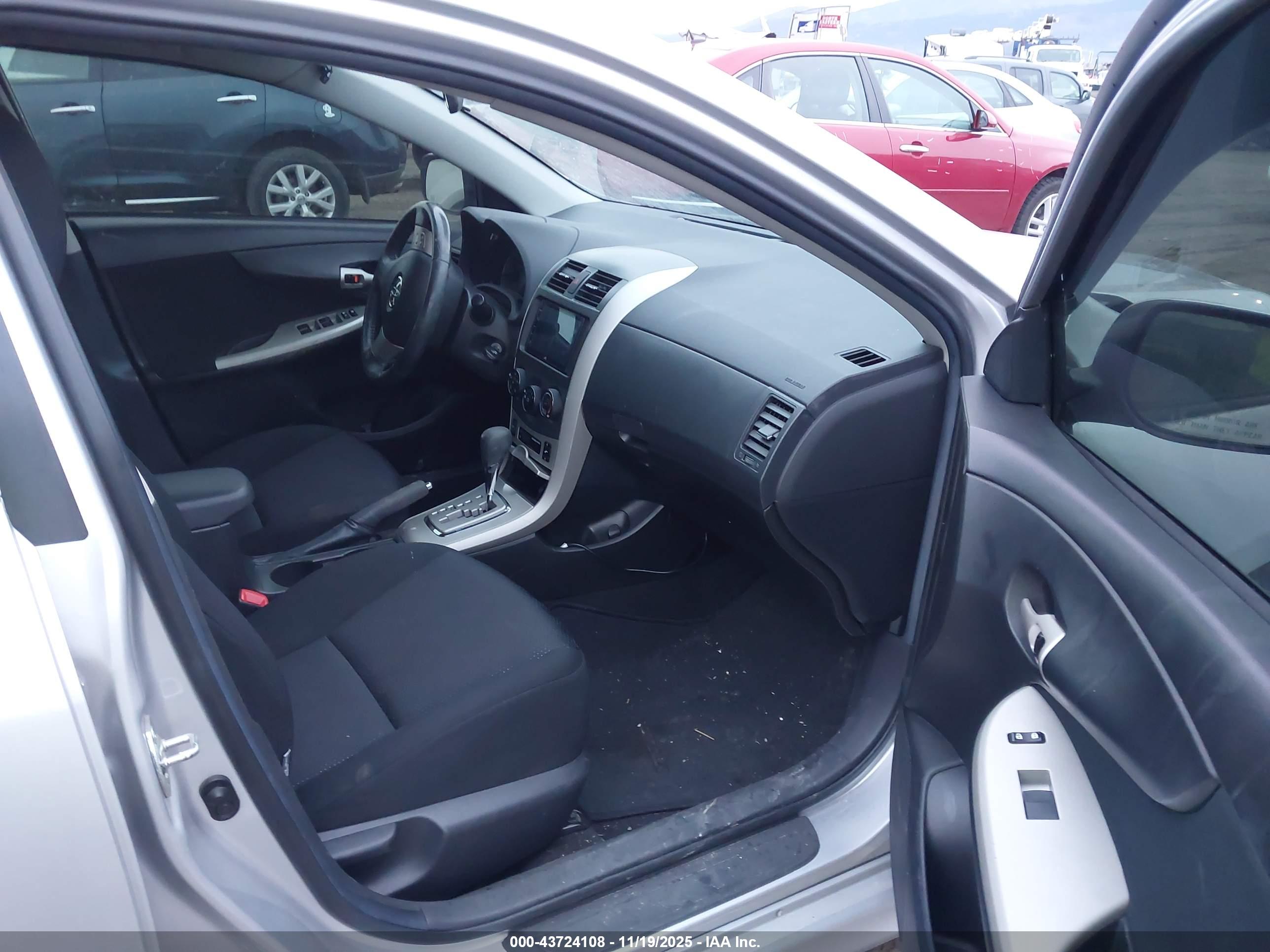 TOYOTA COROLLA image 5