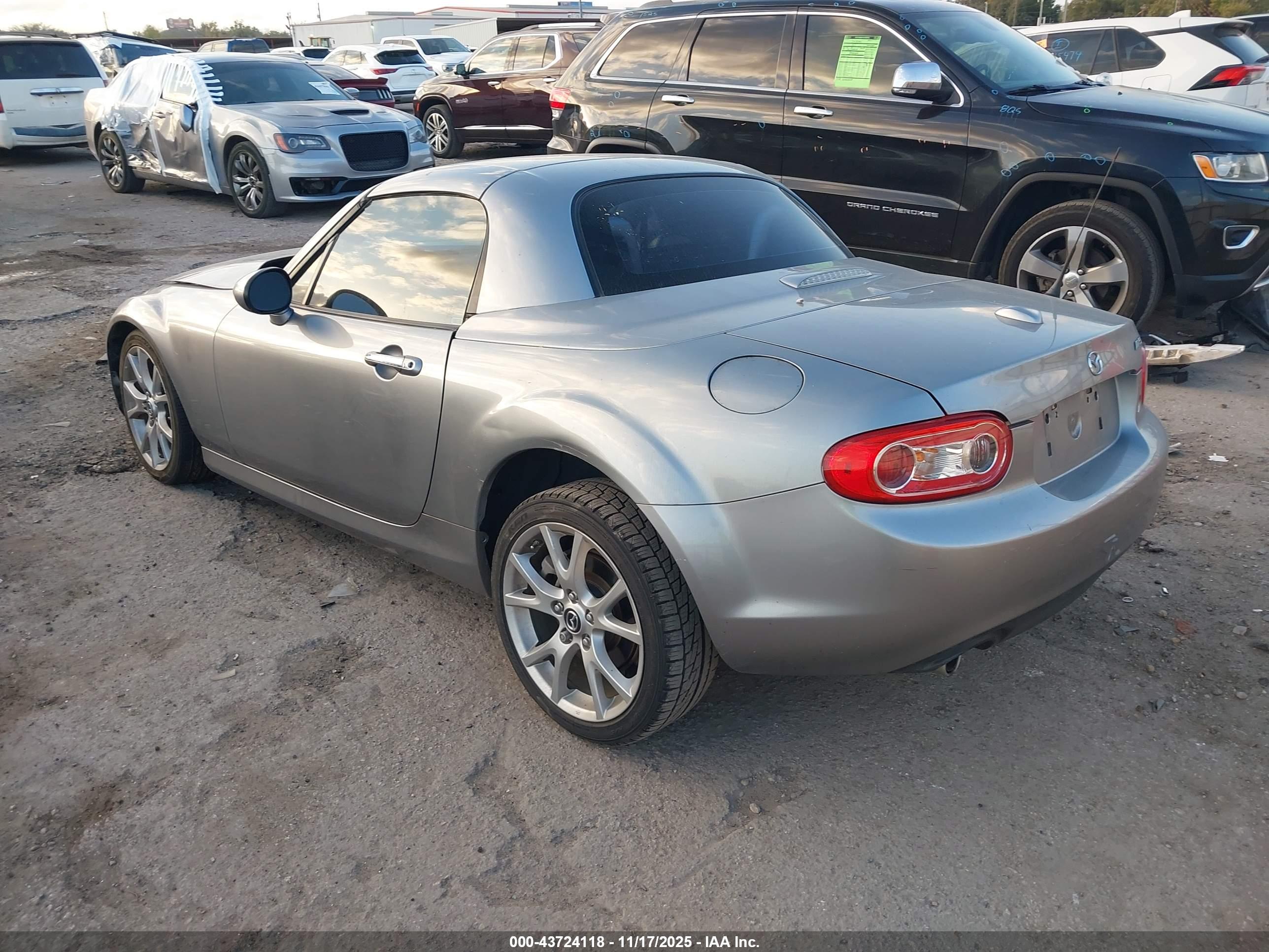 MAZDA MX-5 image 3