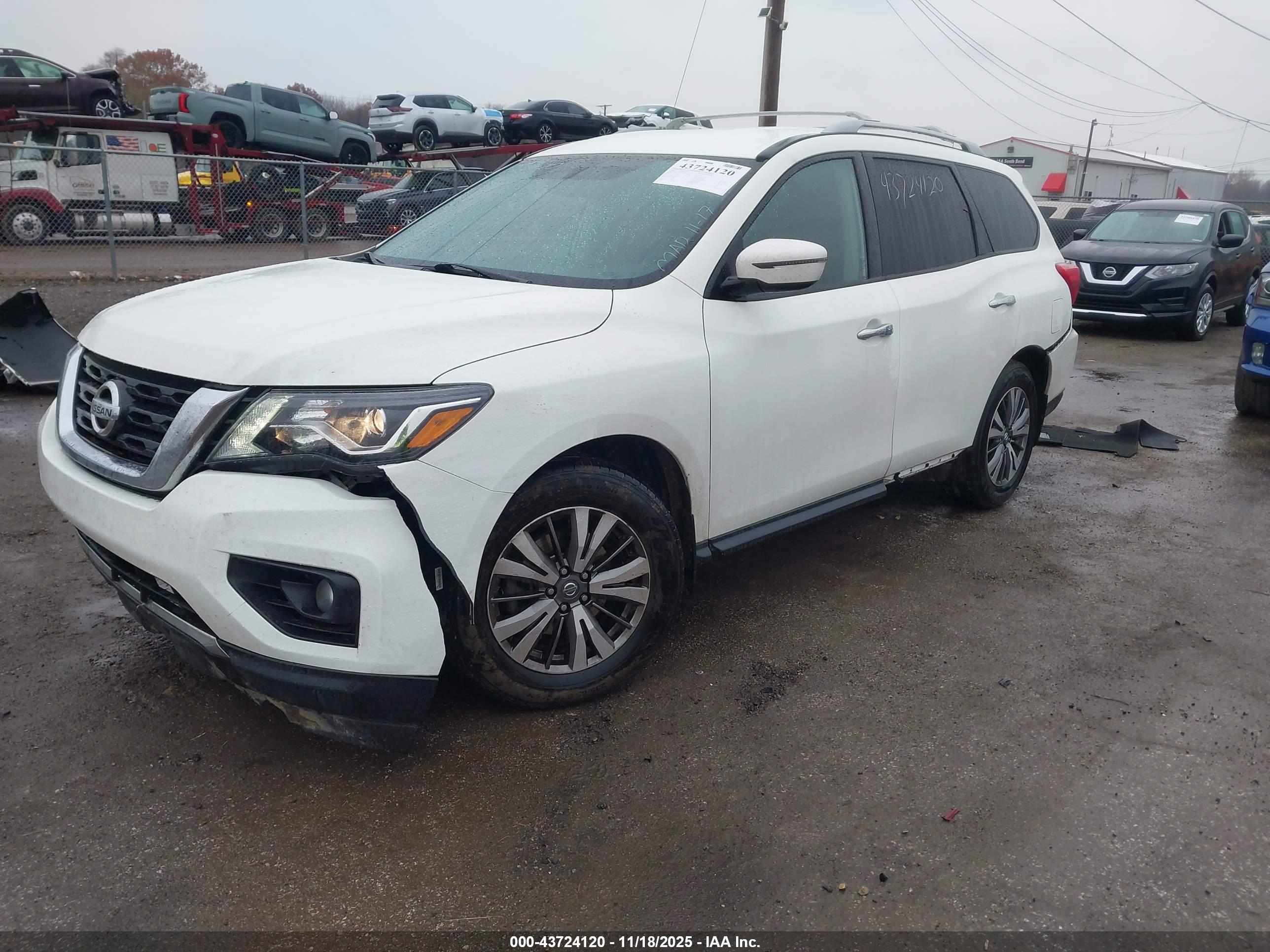 NISSAN PATHFINDER image 2