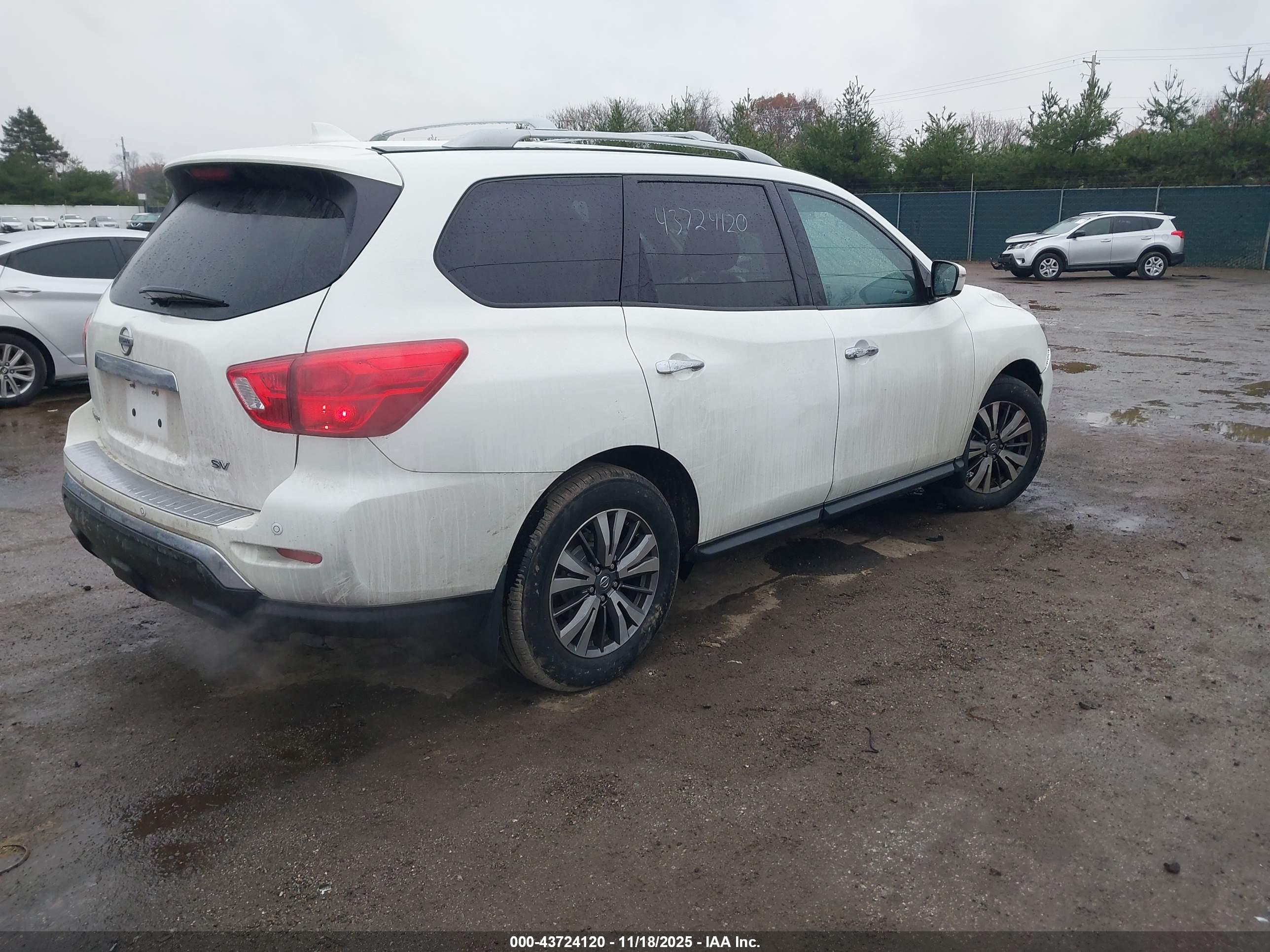 NISSAN PATHFINDER image 4
