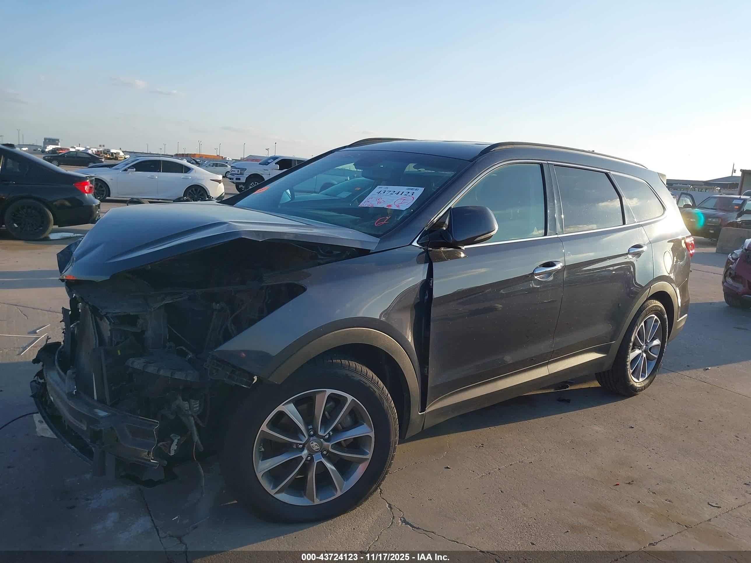 HYUNDAI SANTA image 2