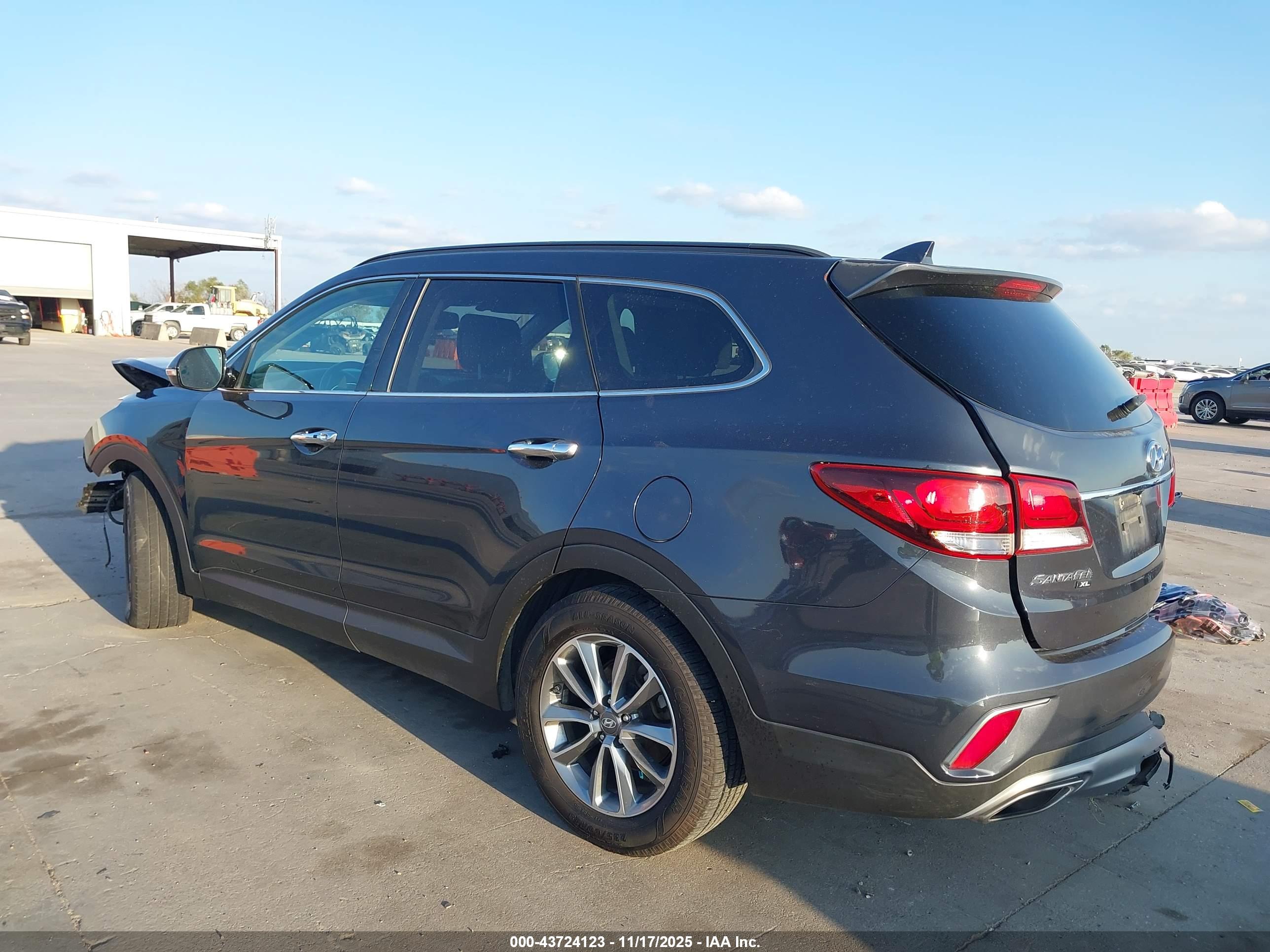 HYUNDAI SANTA image 3