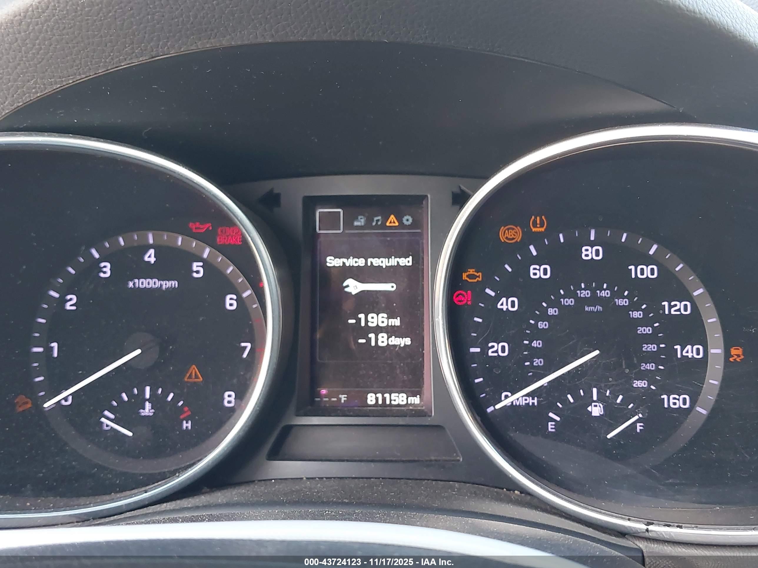 HYUNDAI SANTA image 7