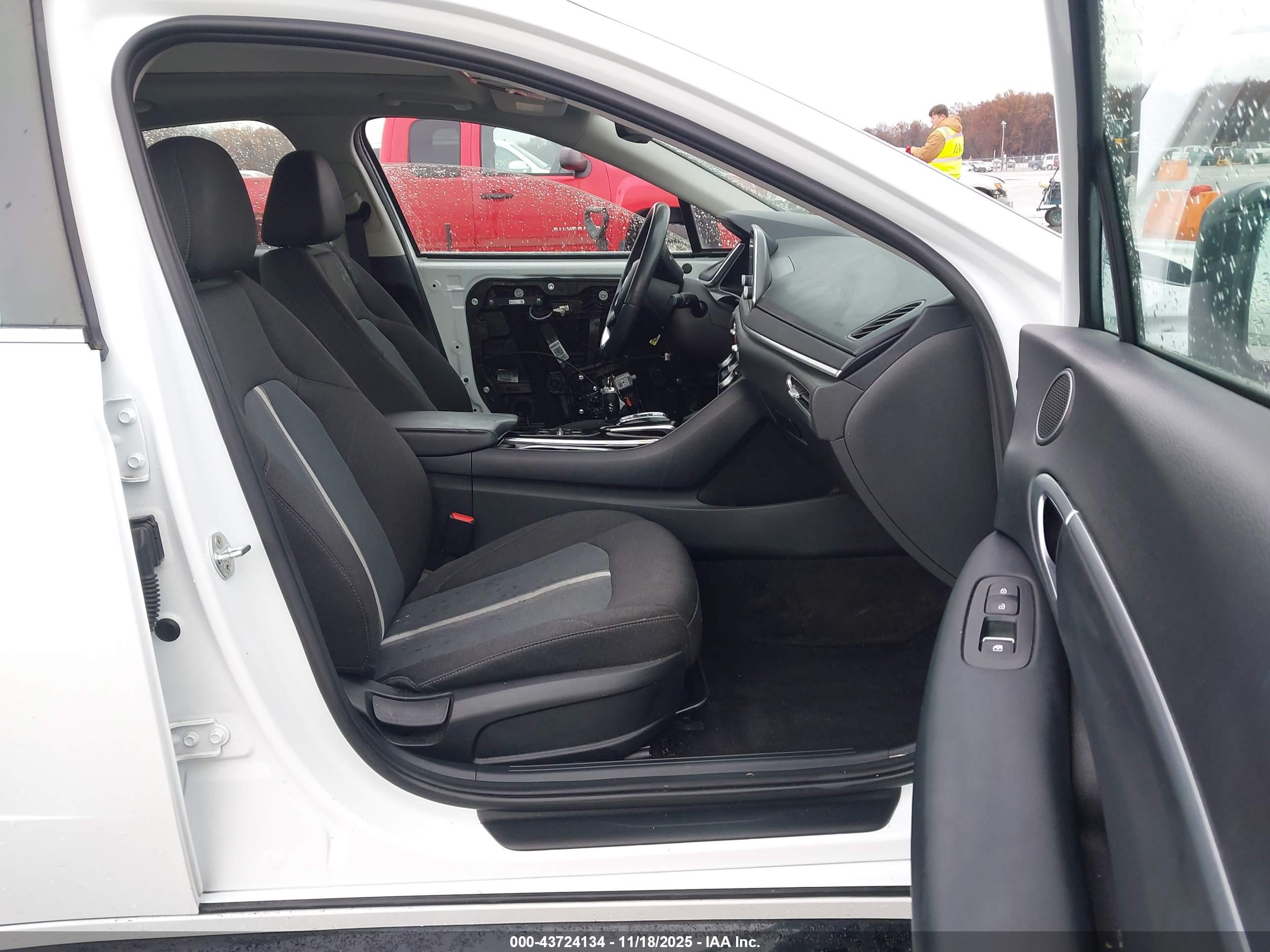 HYUNDAI SONATA image 5