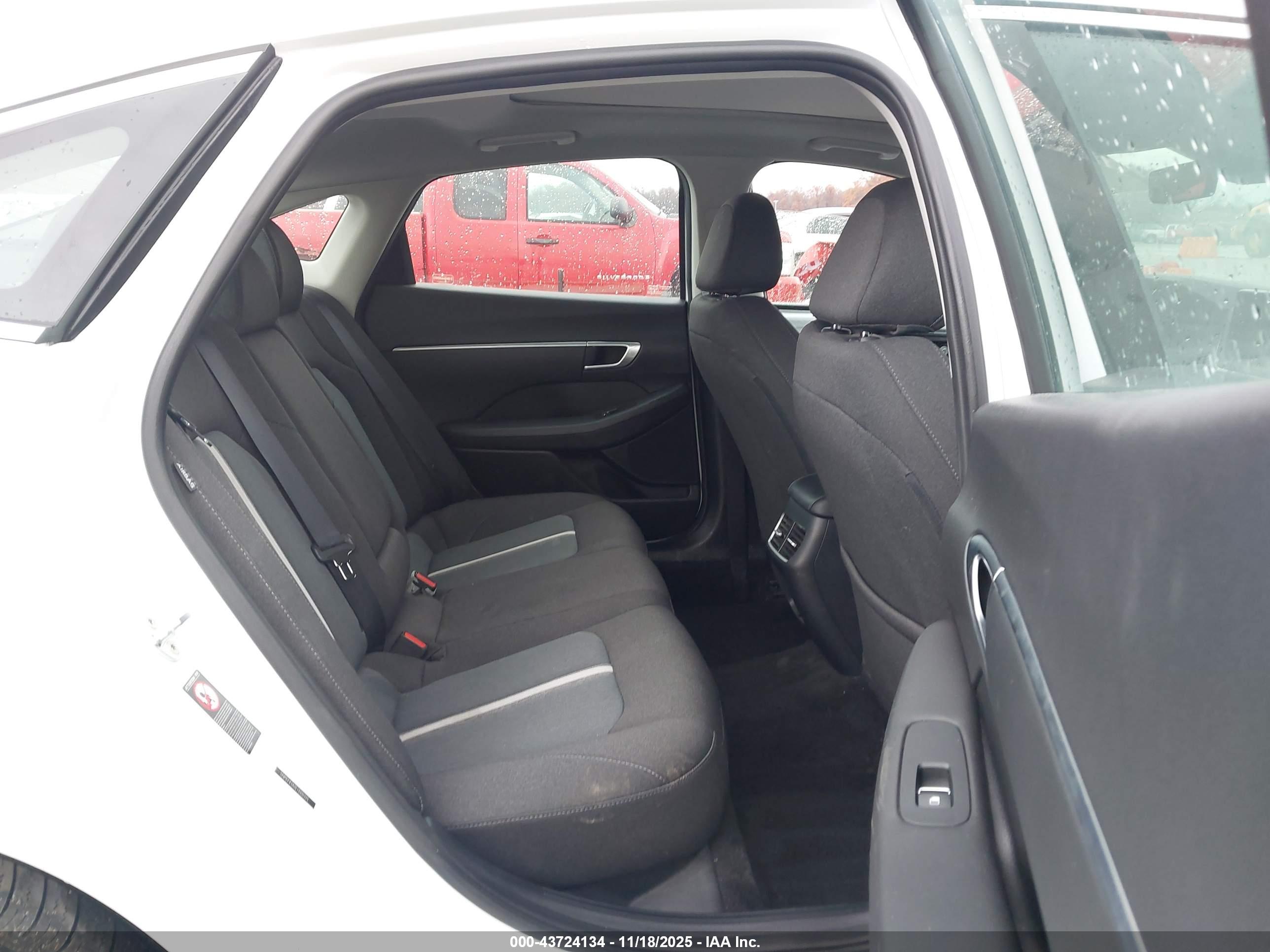 HYUNDAI SONATA image 8