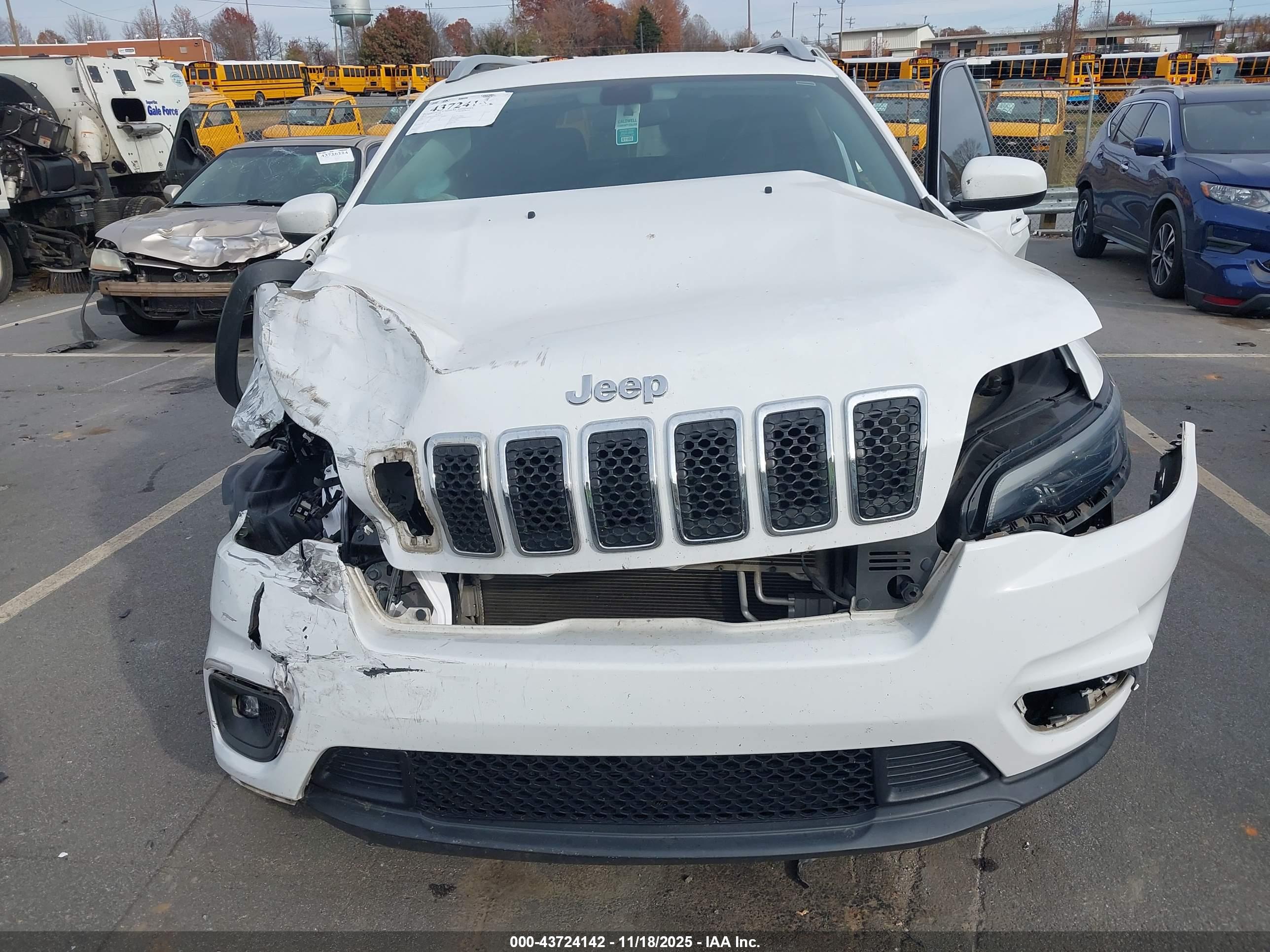 JEEP CHEROKEE image 6
