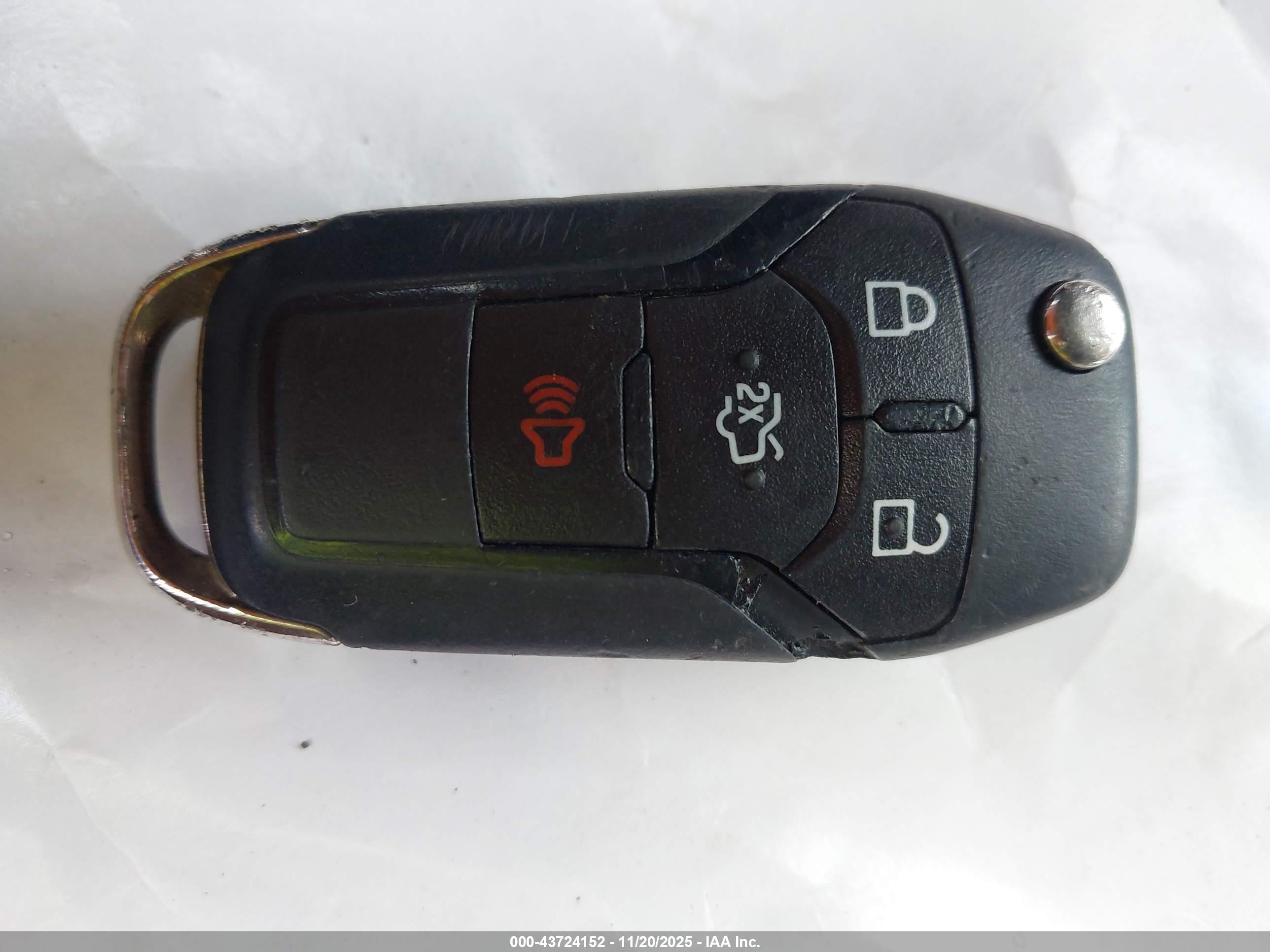 FORD FUSION image 11