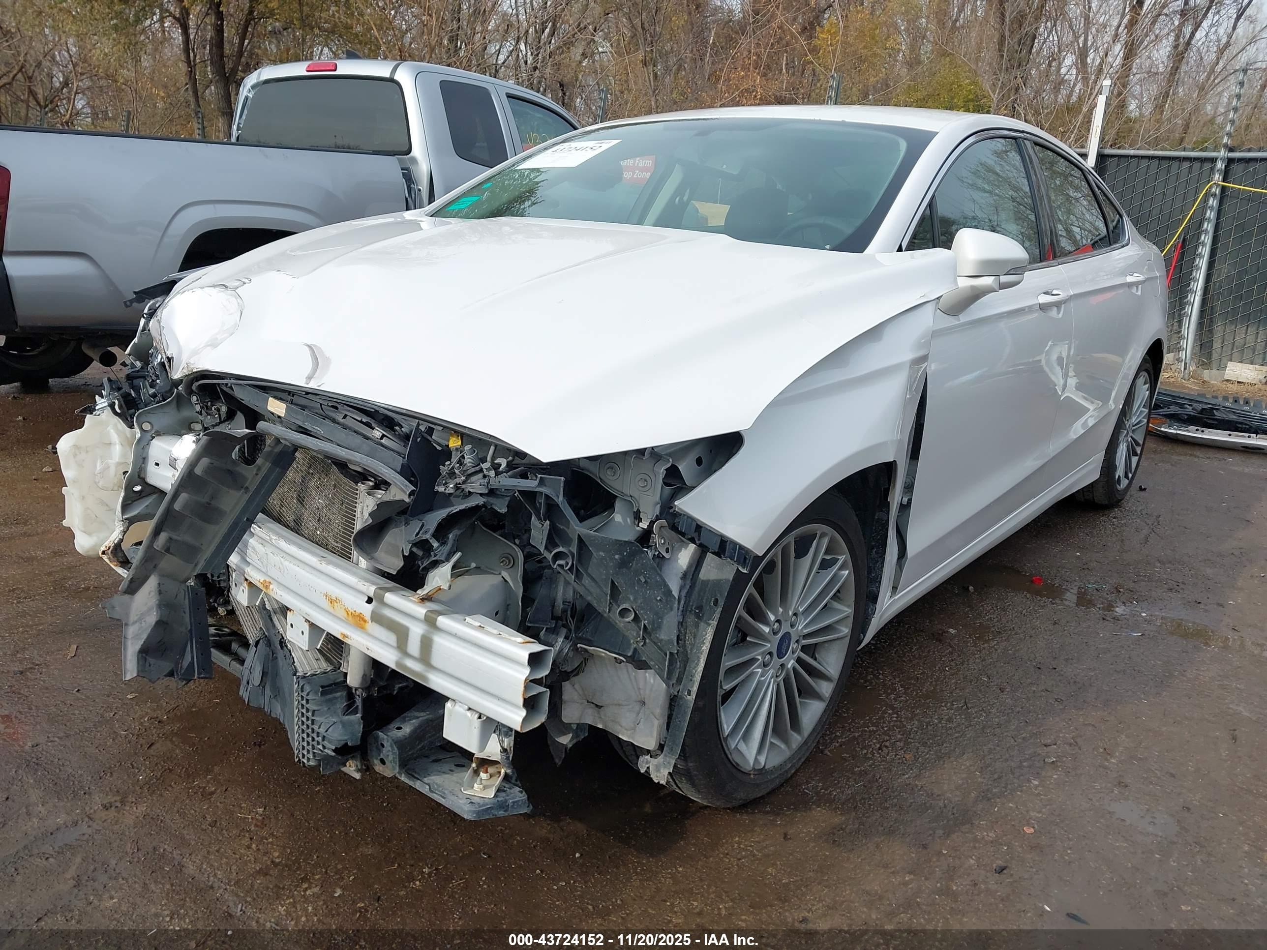 FORD FUSION image 2