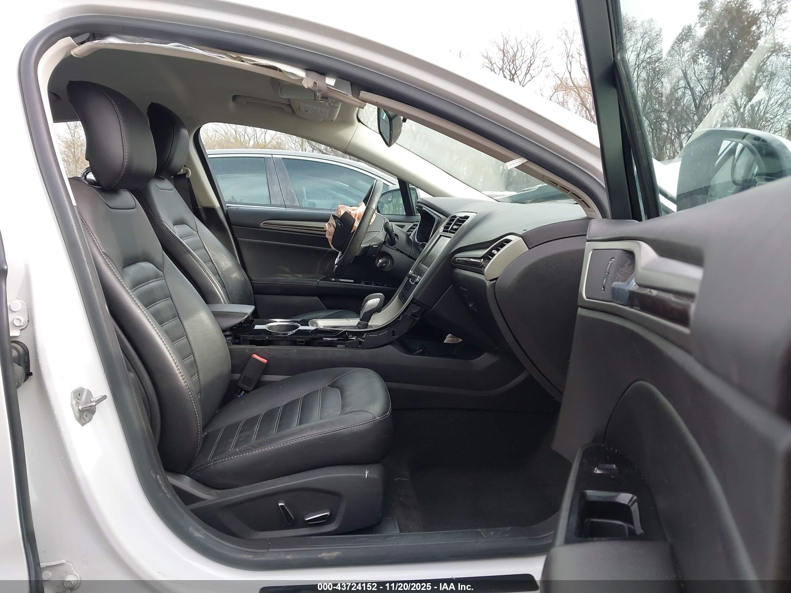FORD FUSION image 5